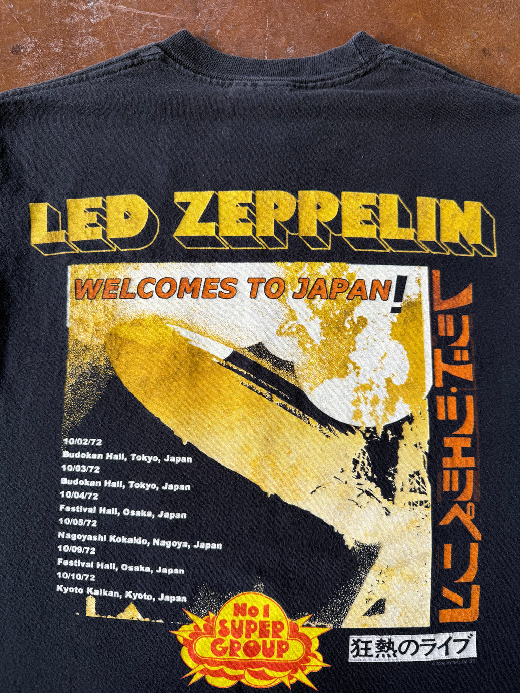 2004 Led Zeppelin "welcome to japan" tour shirt (SMALL)