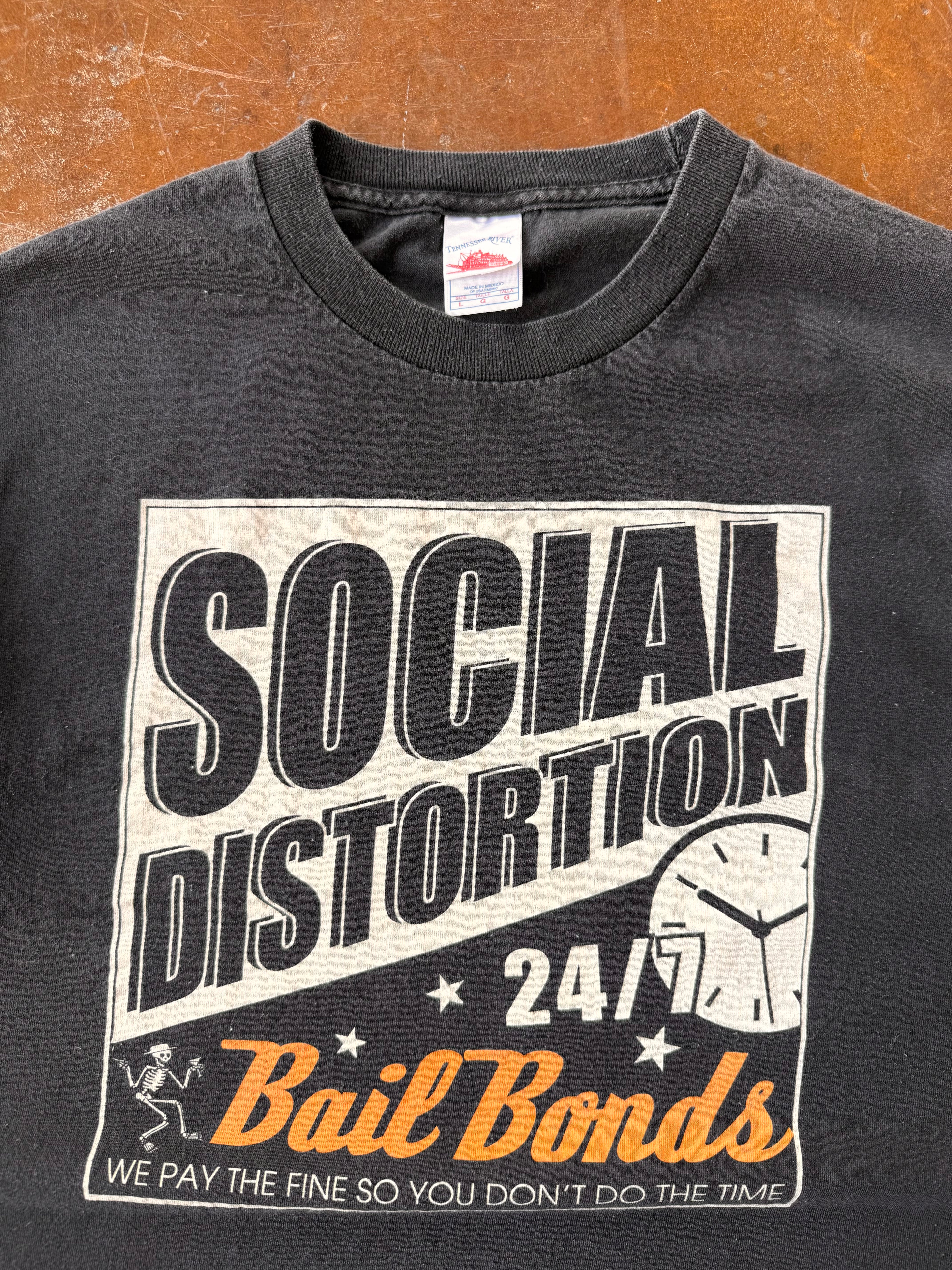 2000s Social Distortion "bail bonds" shirt (LARGE)