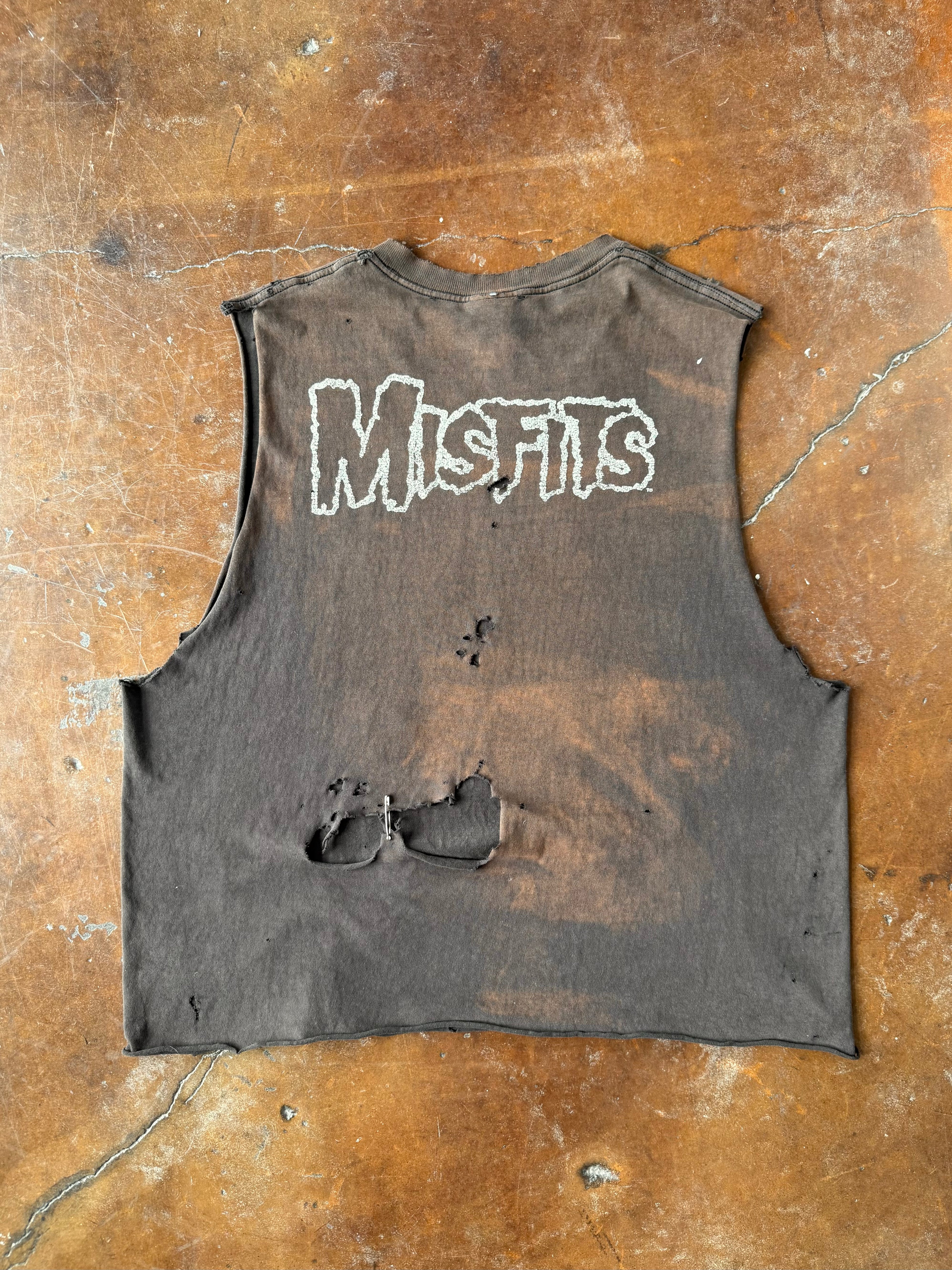 90s faded & distressed Misfits cut-off band shirt (XL)
