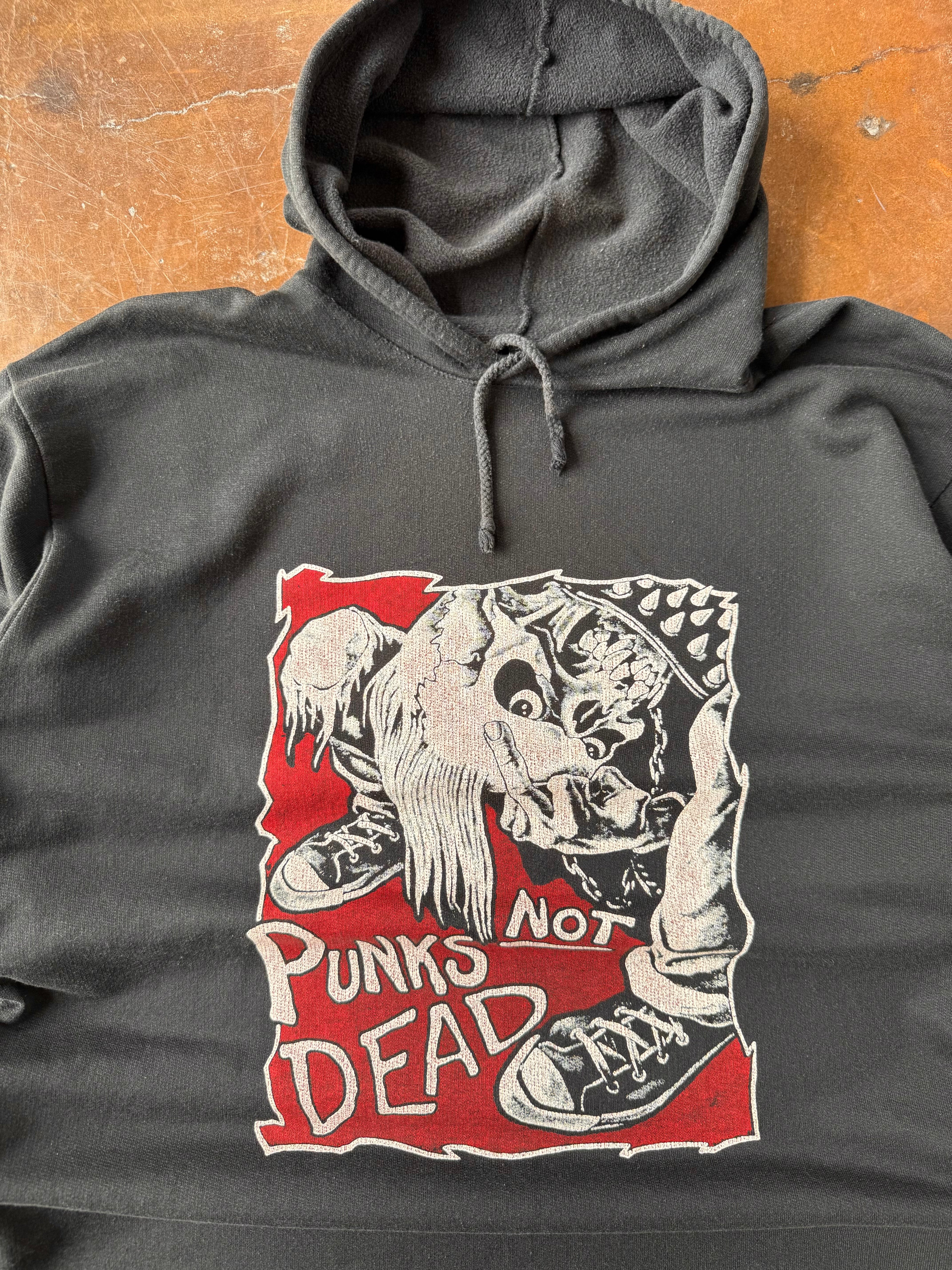 90s Punks Not Dead pullover hoodie (XL)