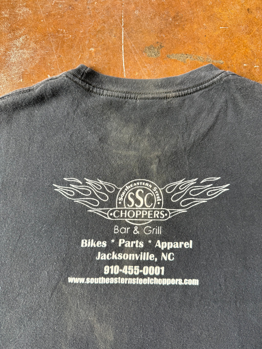 2000s Biker Bar "pry it from my cold, dead fingers" gun shirt (XL)