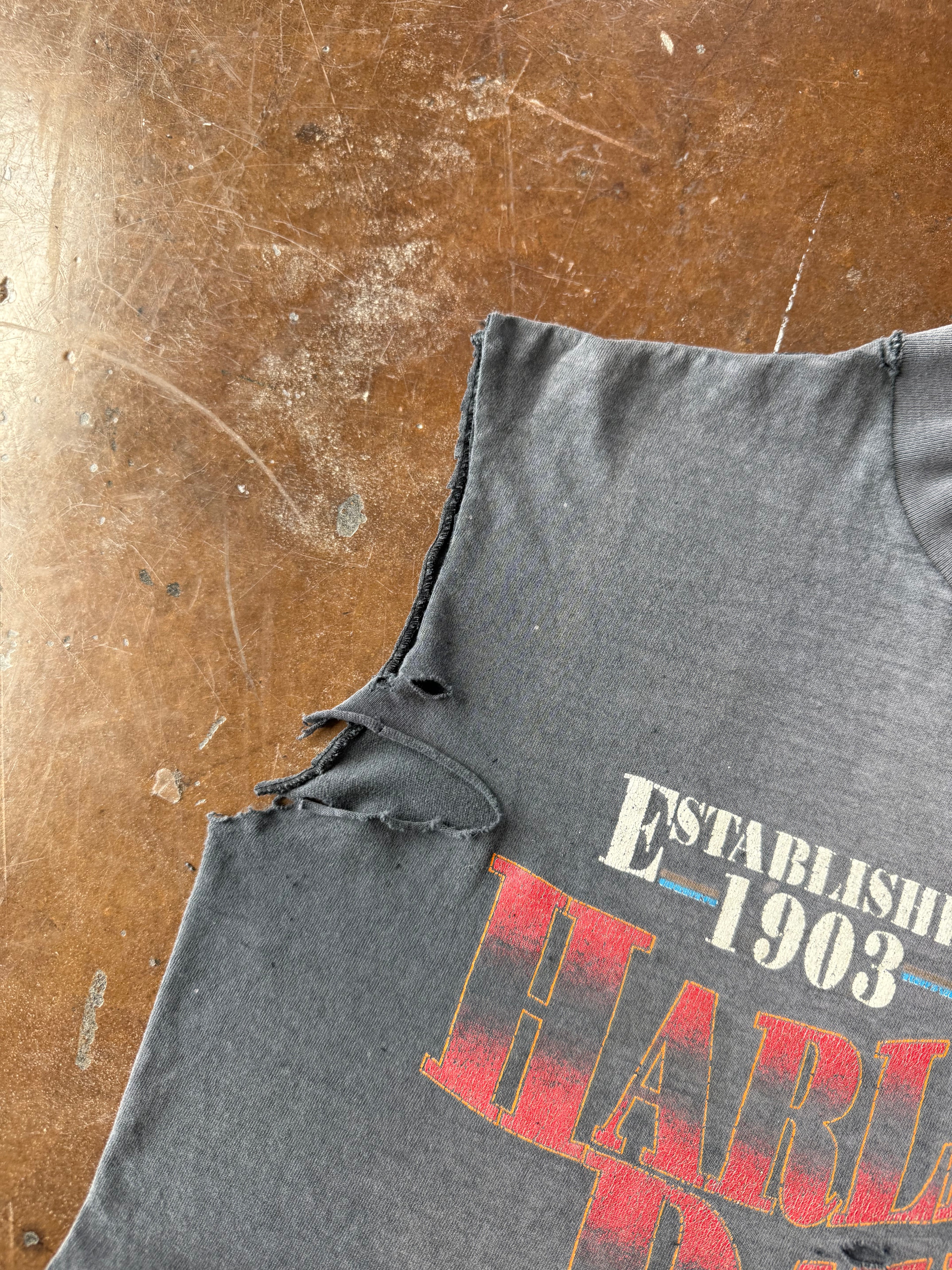 90s faded & distressed Harley Davidson "eagle" cut-off shirt (MEDIUM)