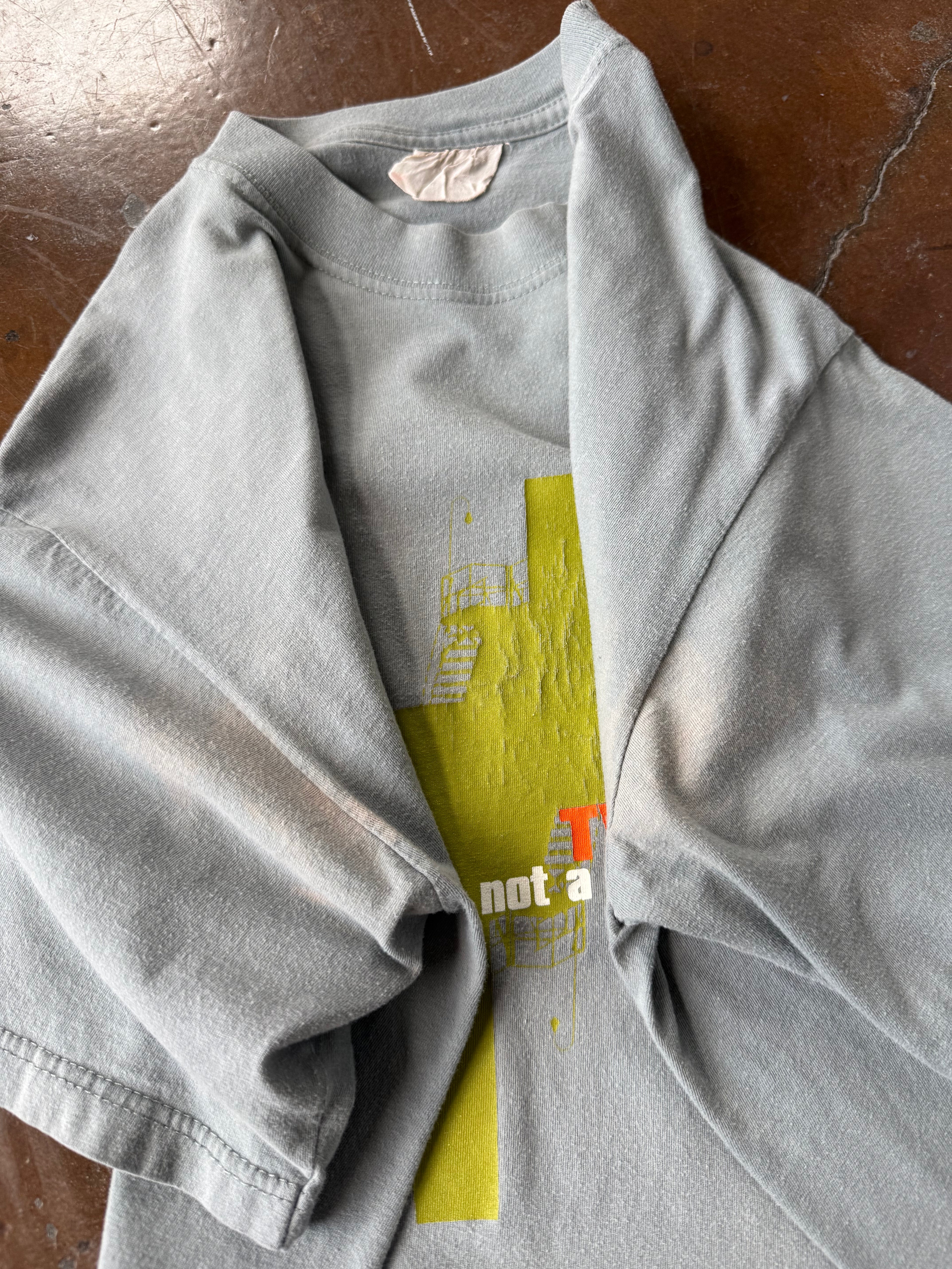 2000s Tvsmith "not a bad day" band shirt (MEDIUM)