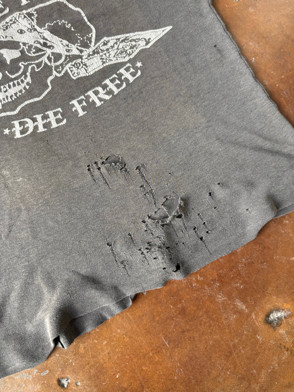 70s faded & distressed Harley Davidson "ride hard, die free" biker shirt (MEDIUM)