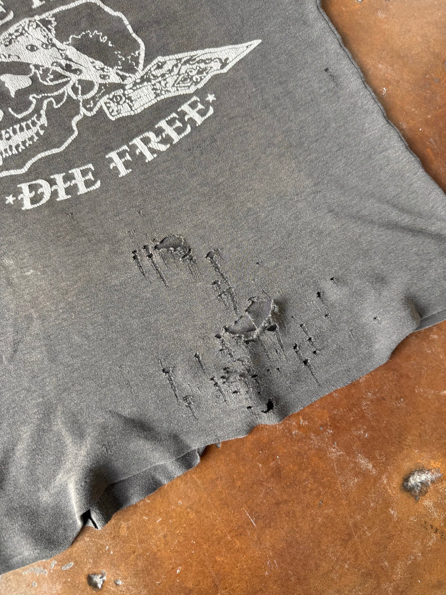 70s faded & distressed Harley Davidson "ride hard, die free" biker shirt (MEDIUM)