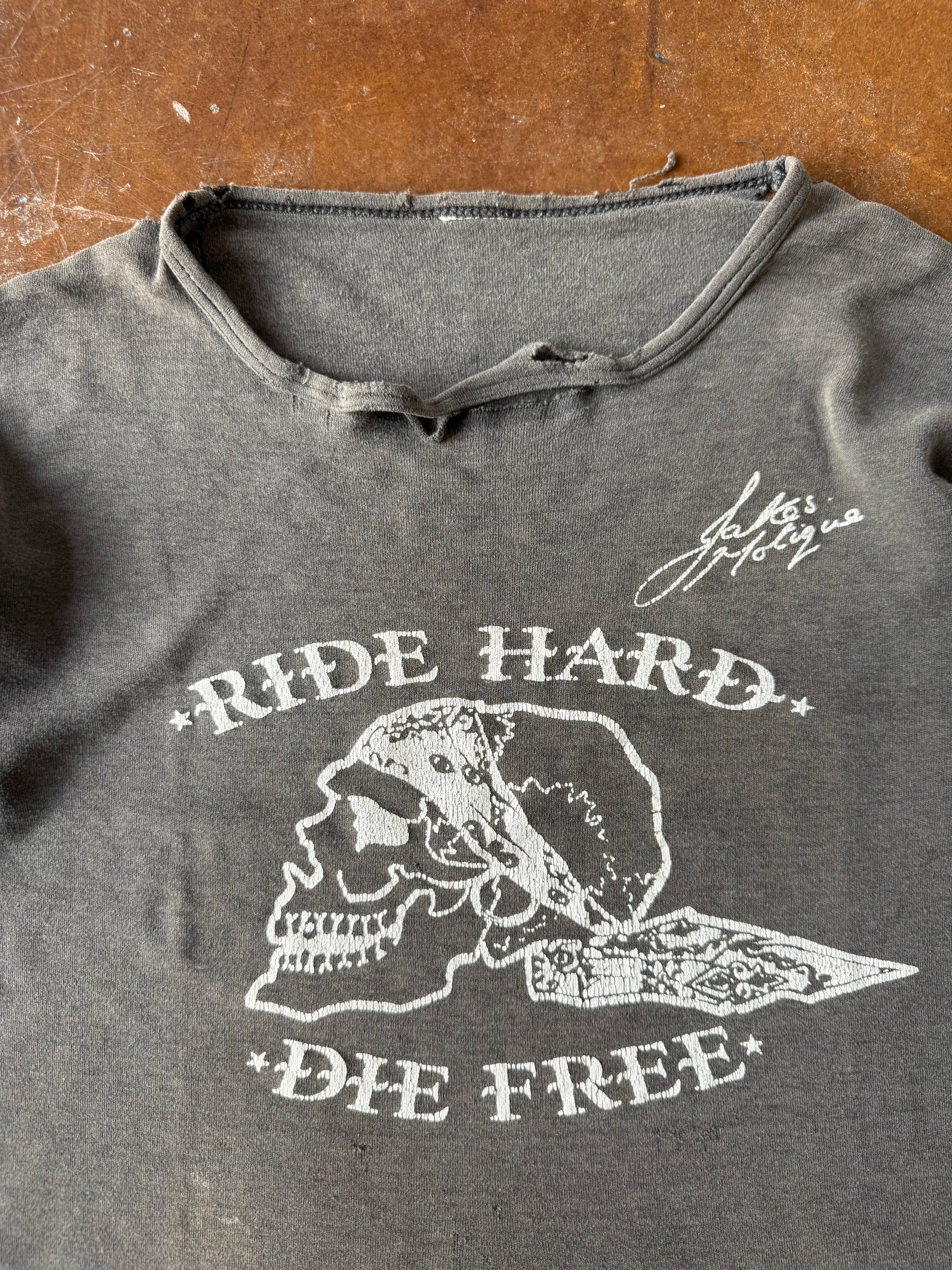 70s faded & distressed Harley Davidson "ride hard, die free" biker shirt (MEDIUM)