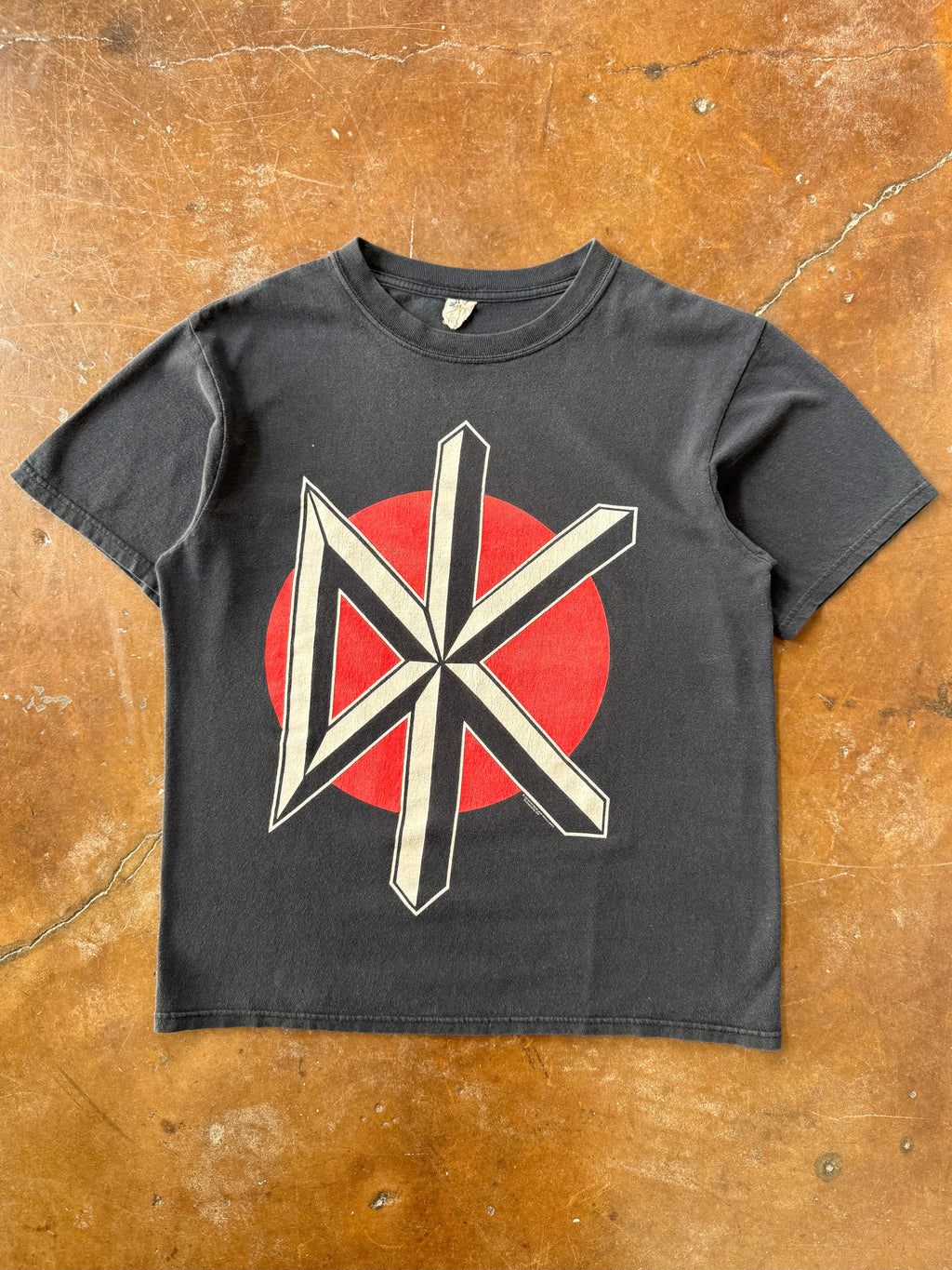 2000s Dead Kennedys band shirt (MEDIUM)