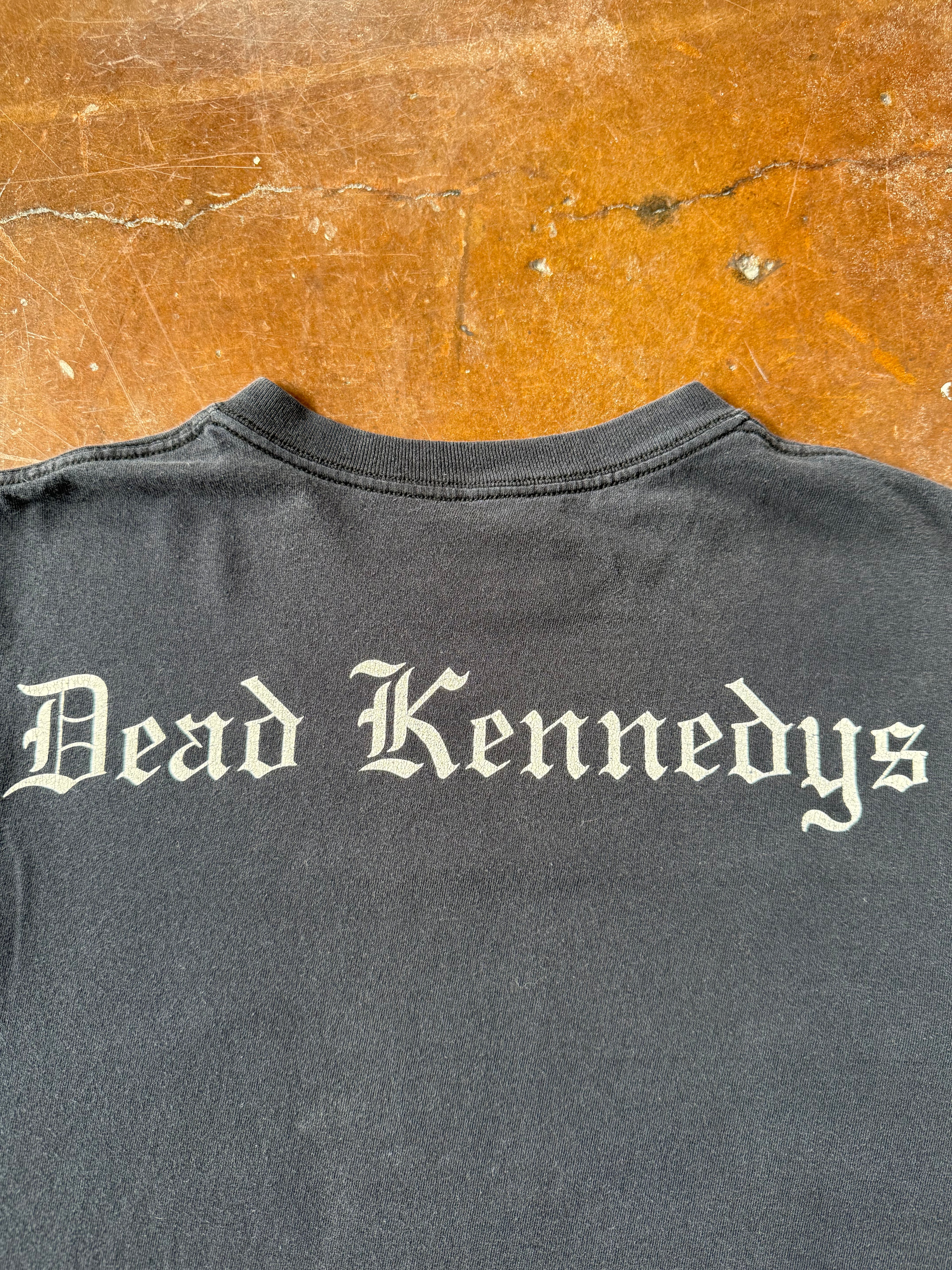2000s Dead Kennedys band shirt (MEDIUM)