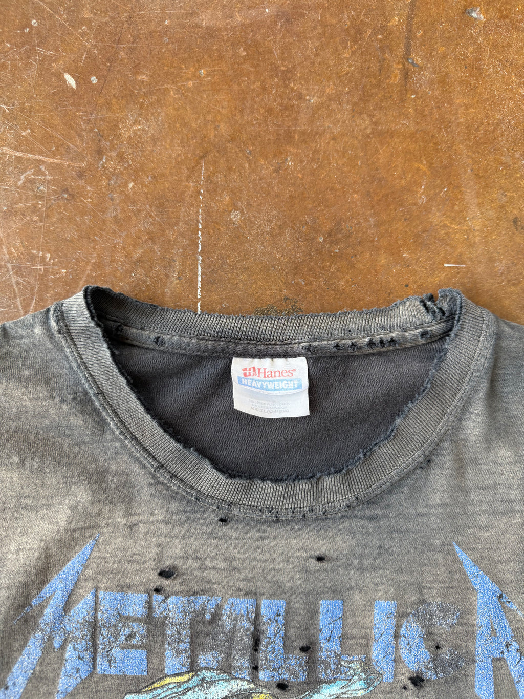 2000s faded & lightly distressed Metallica "doris" band shirt (LARGE)