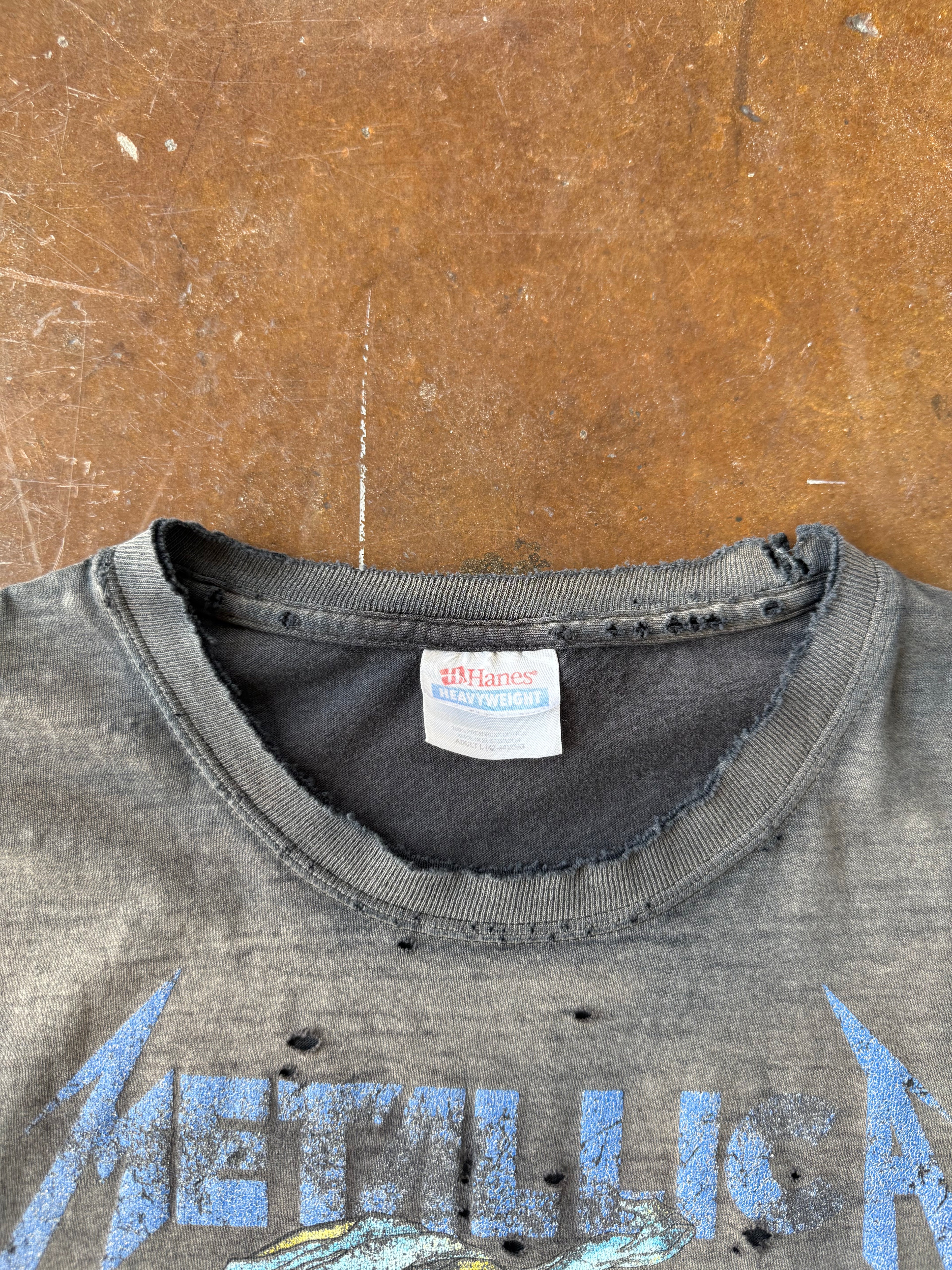2000s faded & lightly distressed Metallica "doris" band shirt (LARGE)