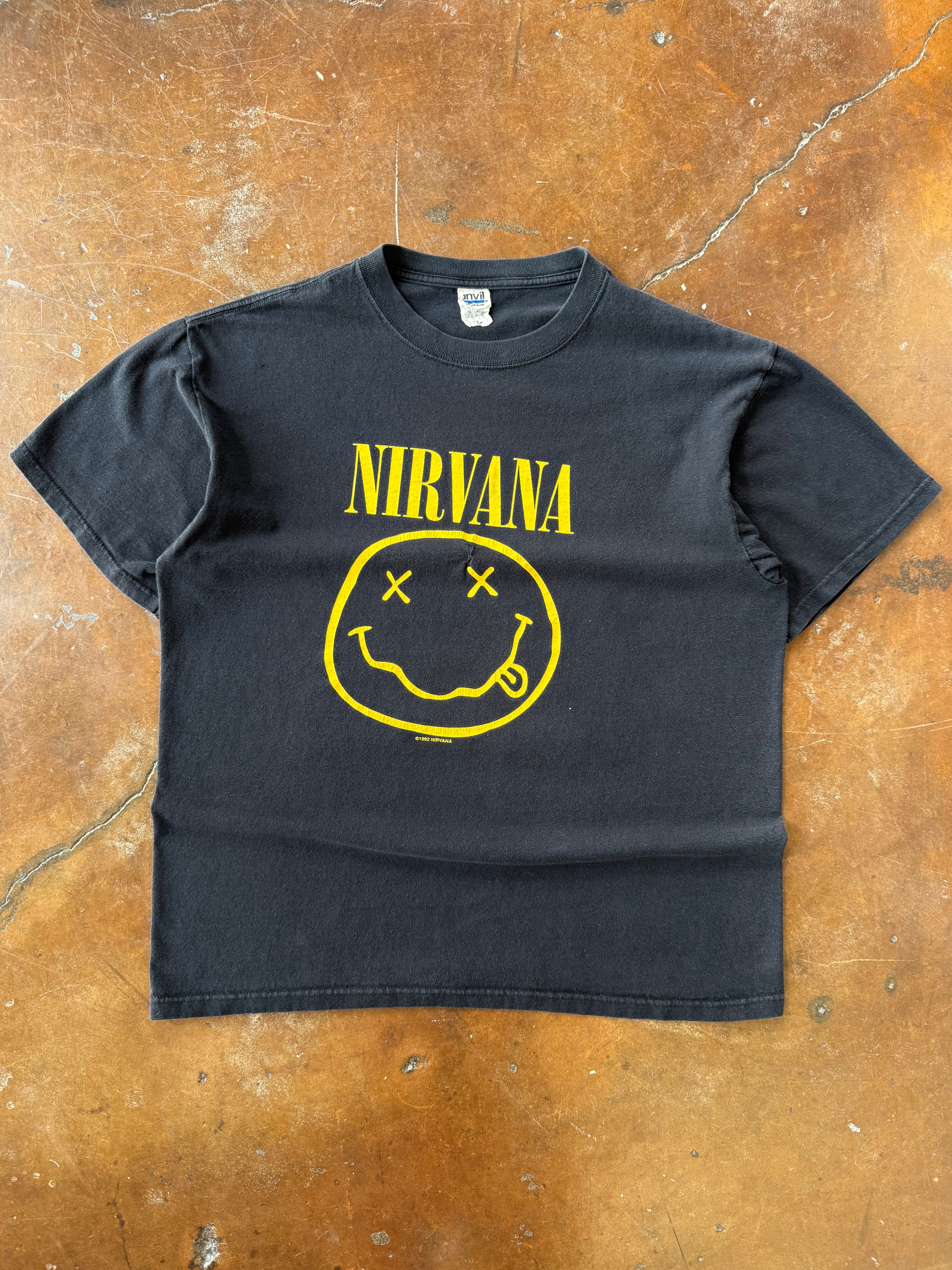 2000s Nirvana "smiley face" band shirt (LARGE)