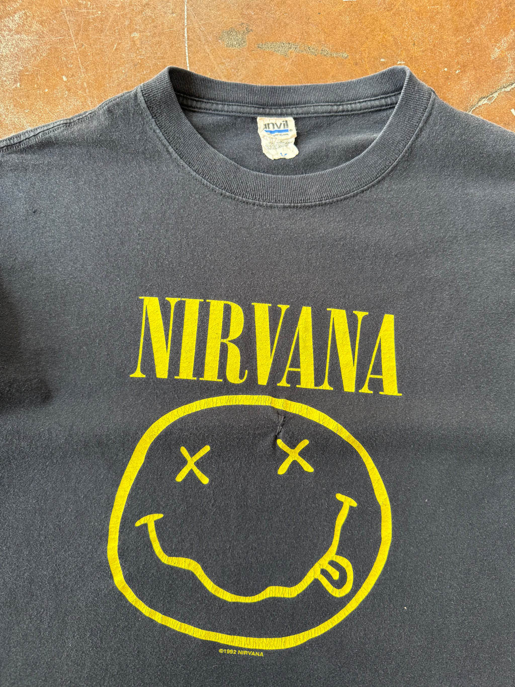 2000s Nirvana "smiley face" band shirt (LARGE)