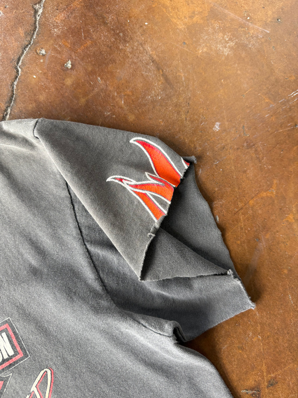 90s faded & distressed Harley Davidson "untamed" cut-off shirt (LARGE)