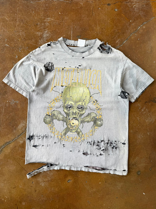 2000s faded & distressed Metallica "no leaf clover" band shirt (LARGE)