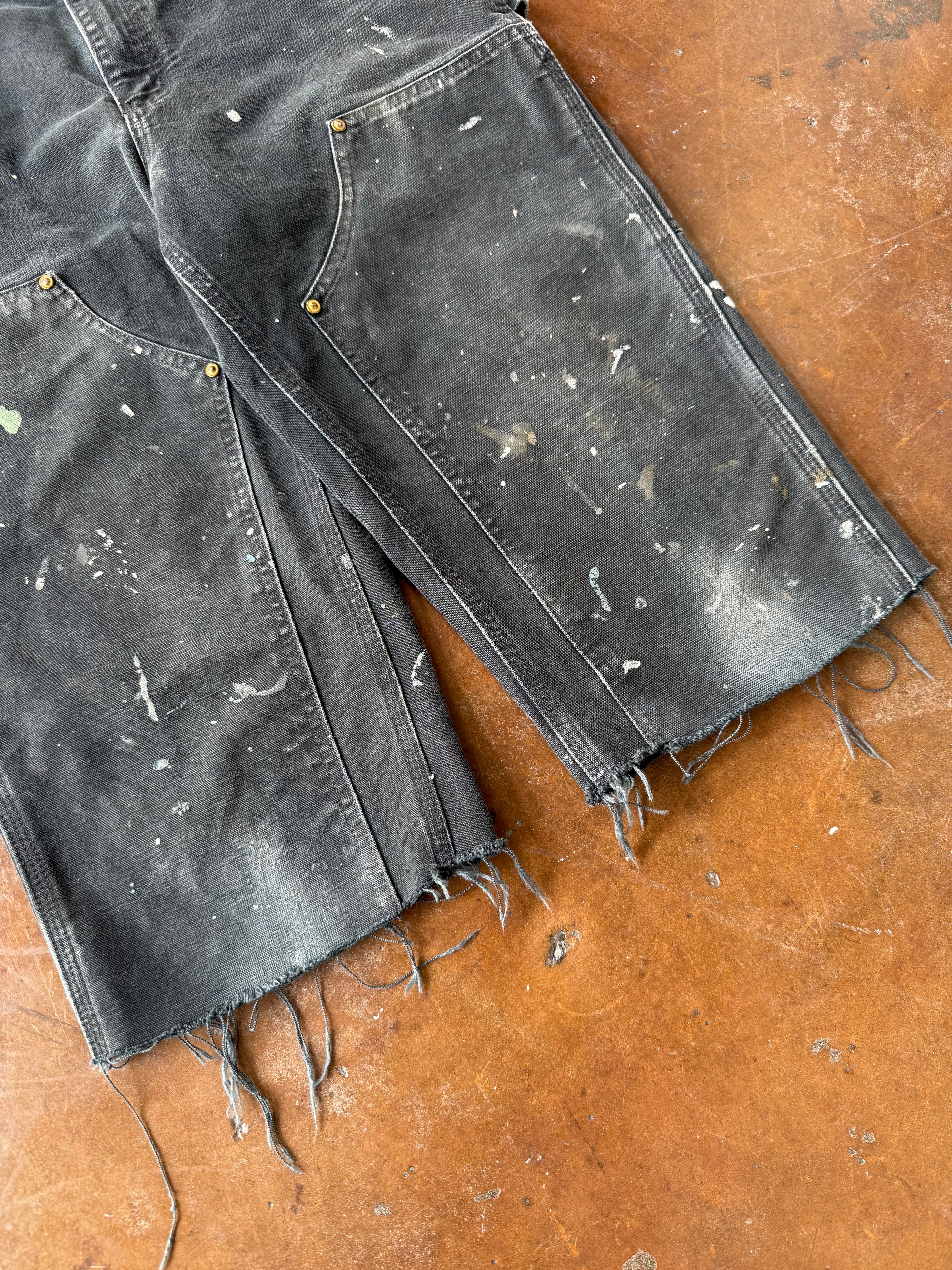 90s faded & distressed Carhartt Capri shorts (30 x 17)