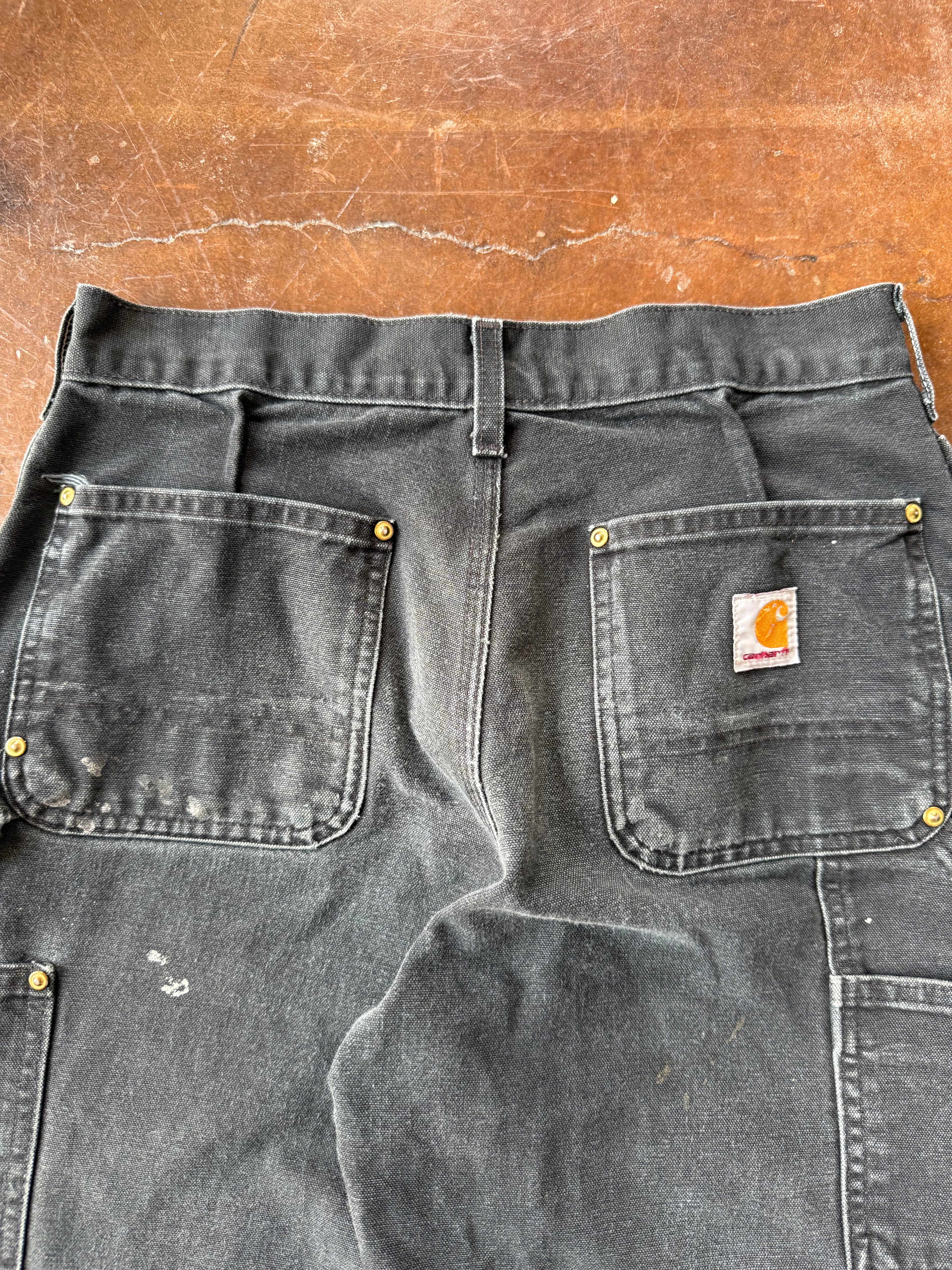 90s faded & distressed Carhartt Capri shorts (30 x 17)