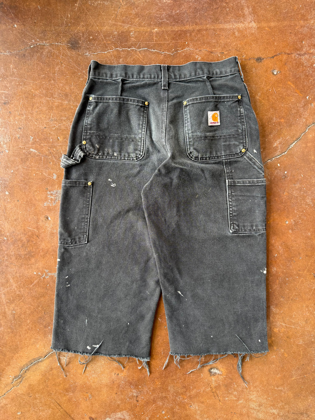 90s faded & distressed Carhartt Capri shorts (30 x 17)