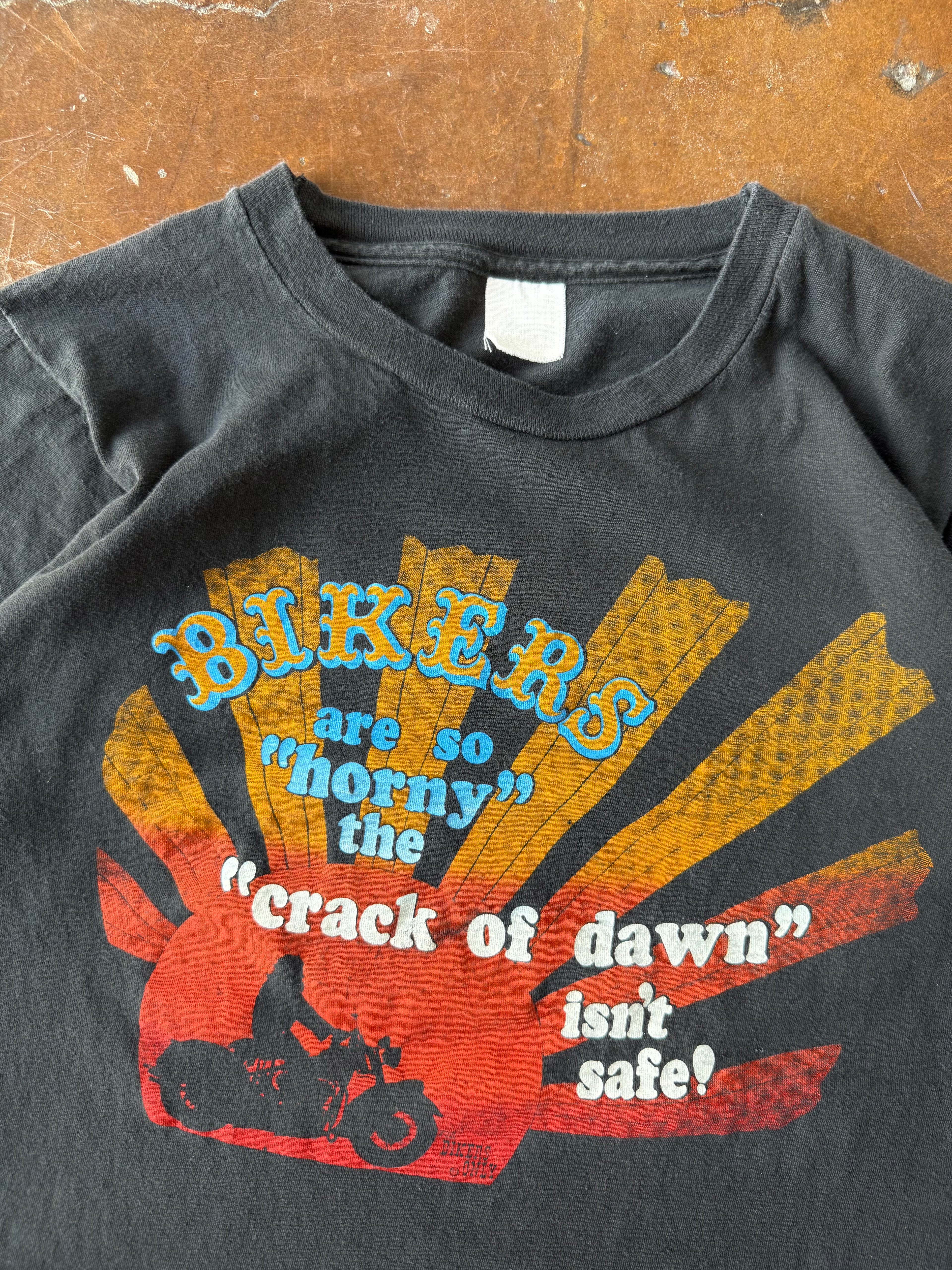 80s Harley Davidson "horny / crack of dawn" biker shirt (MEDIUM)