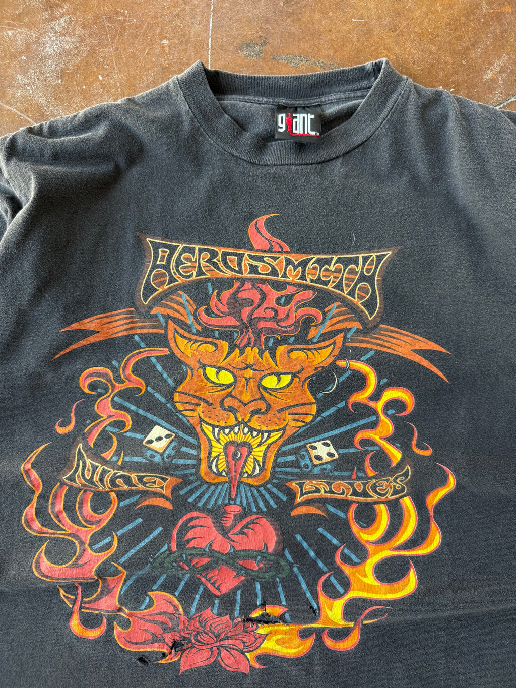 1997 Aerosmith "nine lives" tour shirt (LARGE)