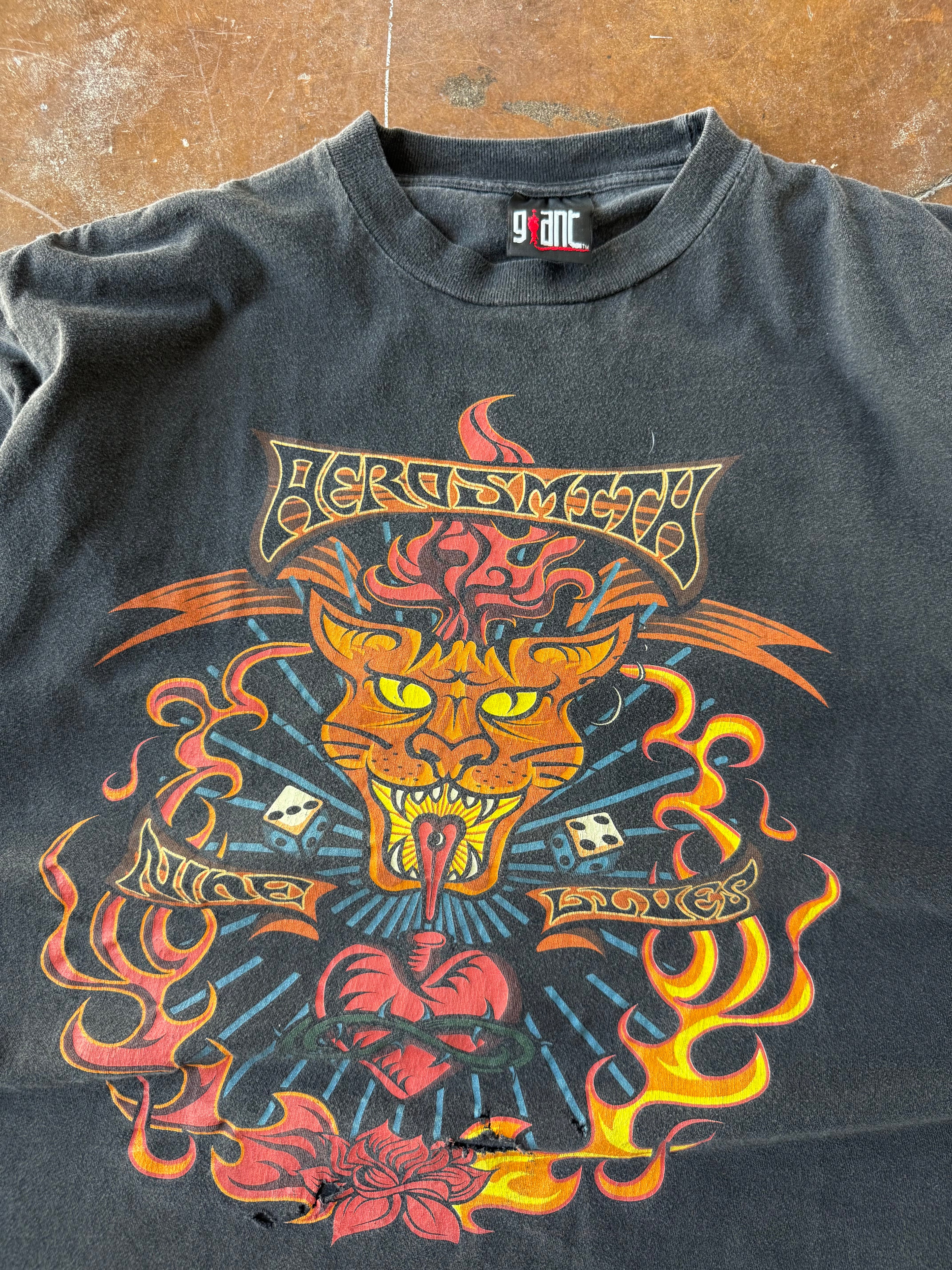 1997 Aerosmith "nine lives" tour shirt (LARGE)