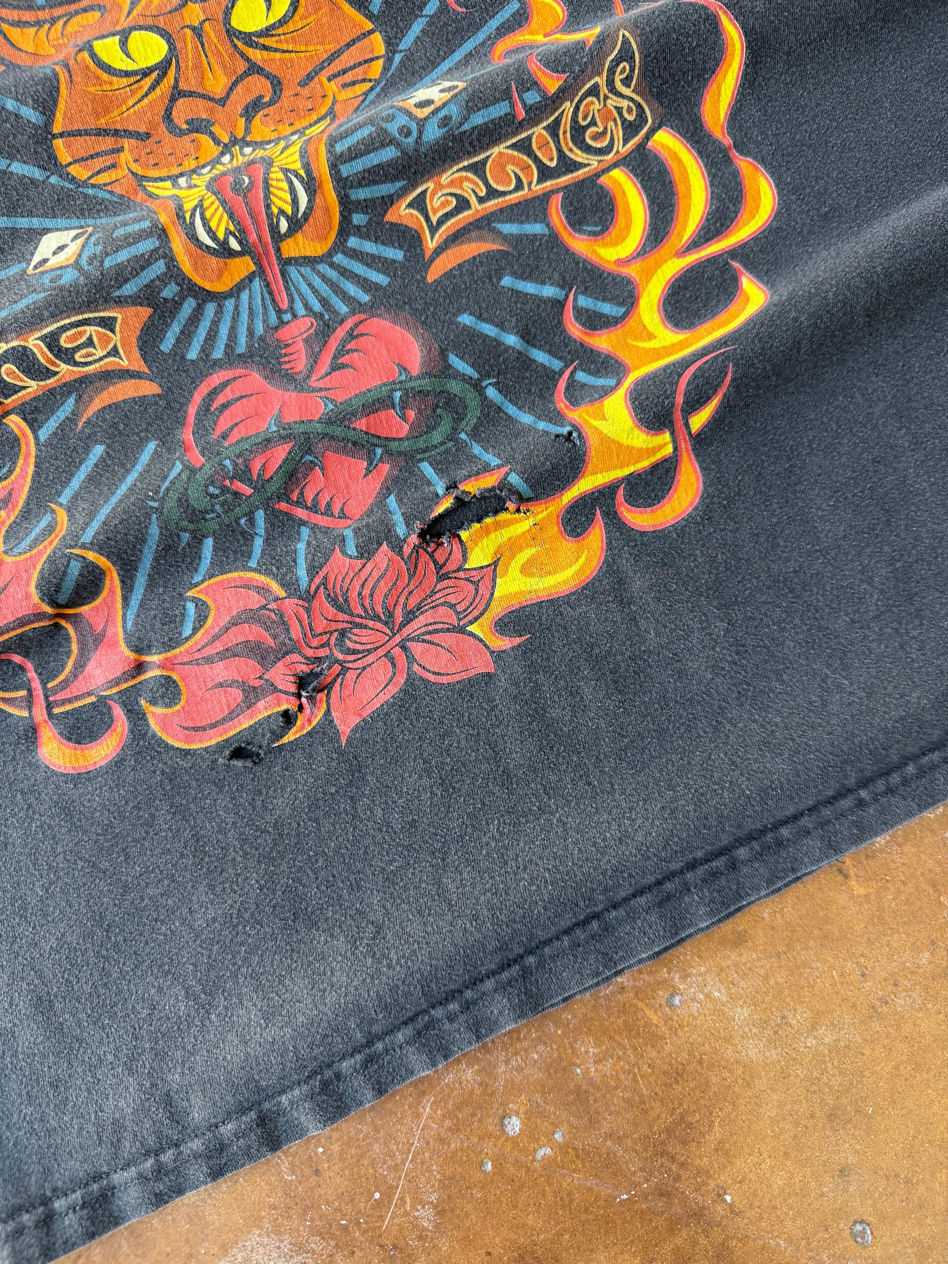 1997 Aerosmith "nine lives" tour shirt (LARGE)