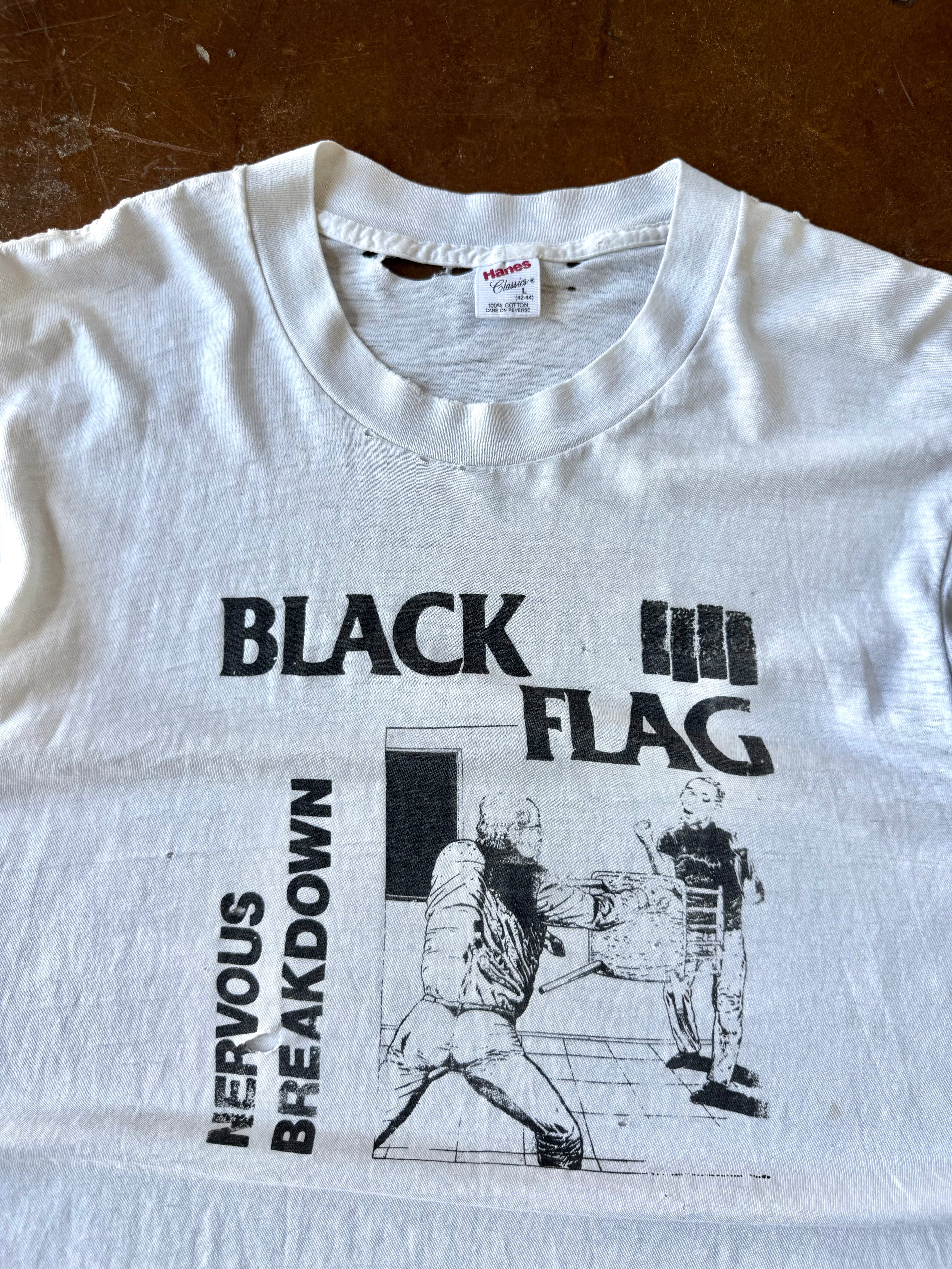 80s lightly distressed Black Flag "nervous breakdown" band shirt (LARGE)