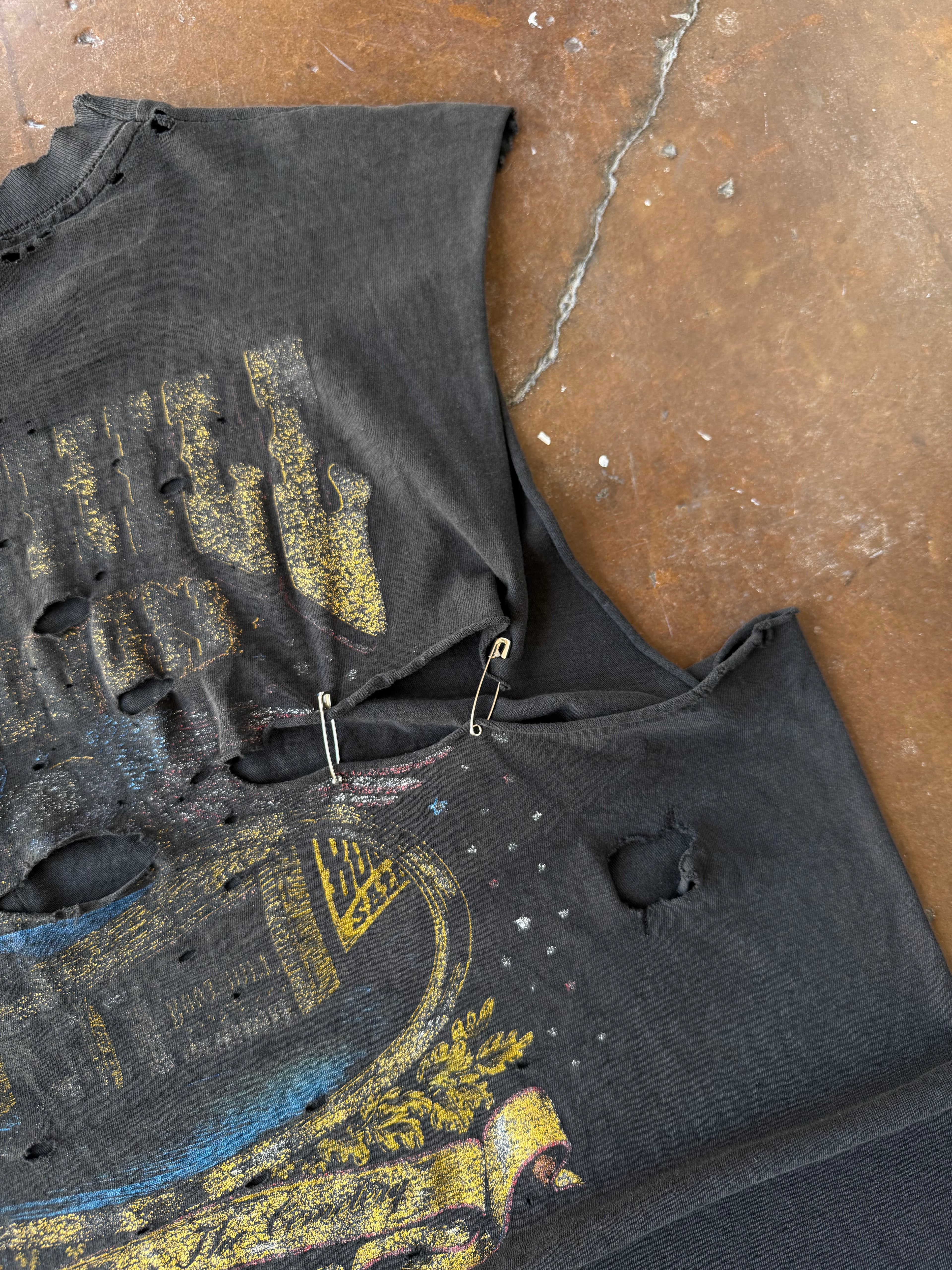 90s distressed Boothill Saloon biker cutoff shirt (LARGE)