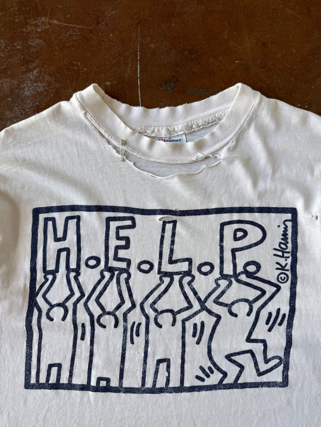 80s distressed Keith Haring "HELP" art shirt (XL)