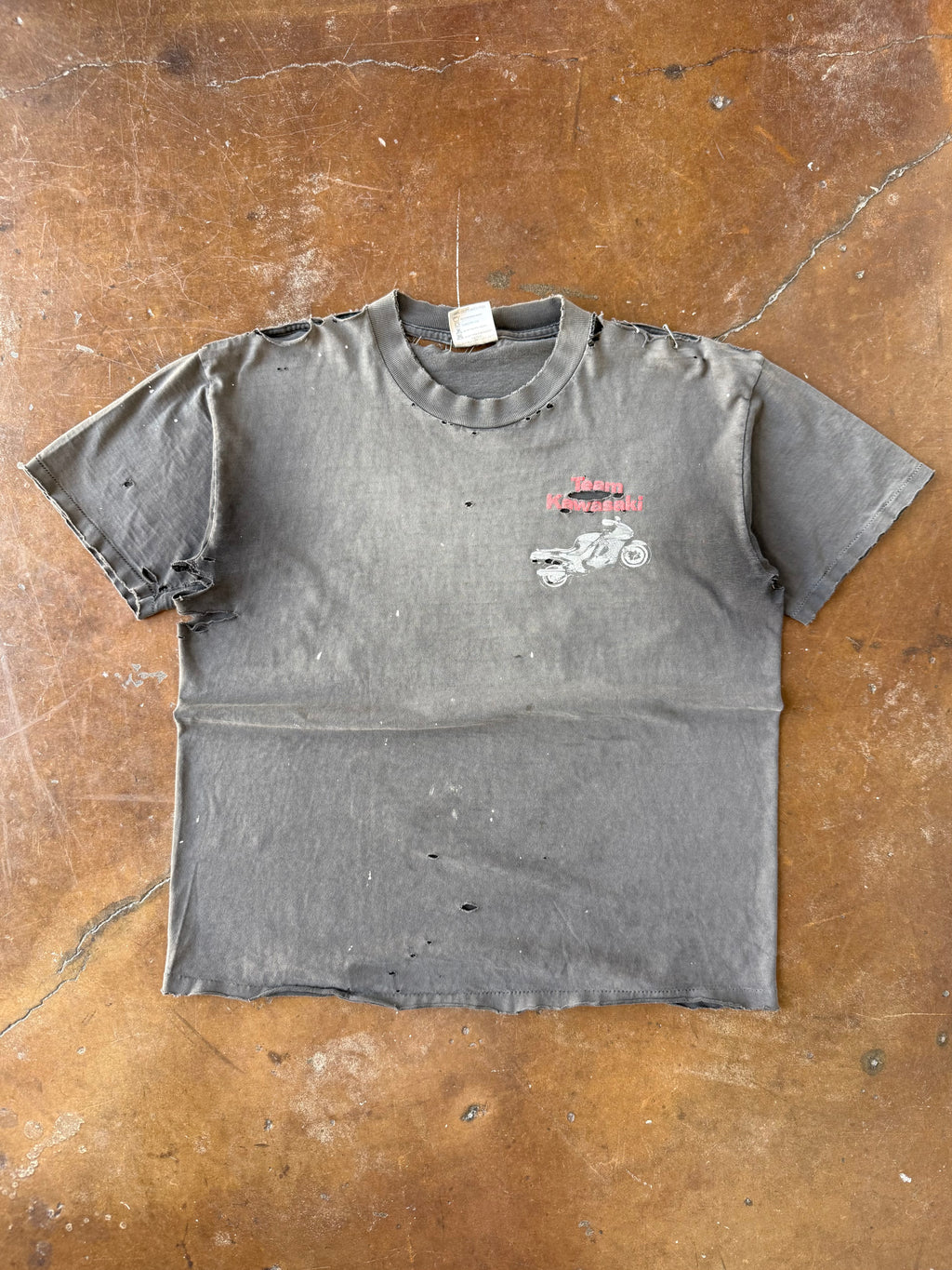 90s faded & distressed Team Kawasaki "motorbike" shirt (LARGE)