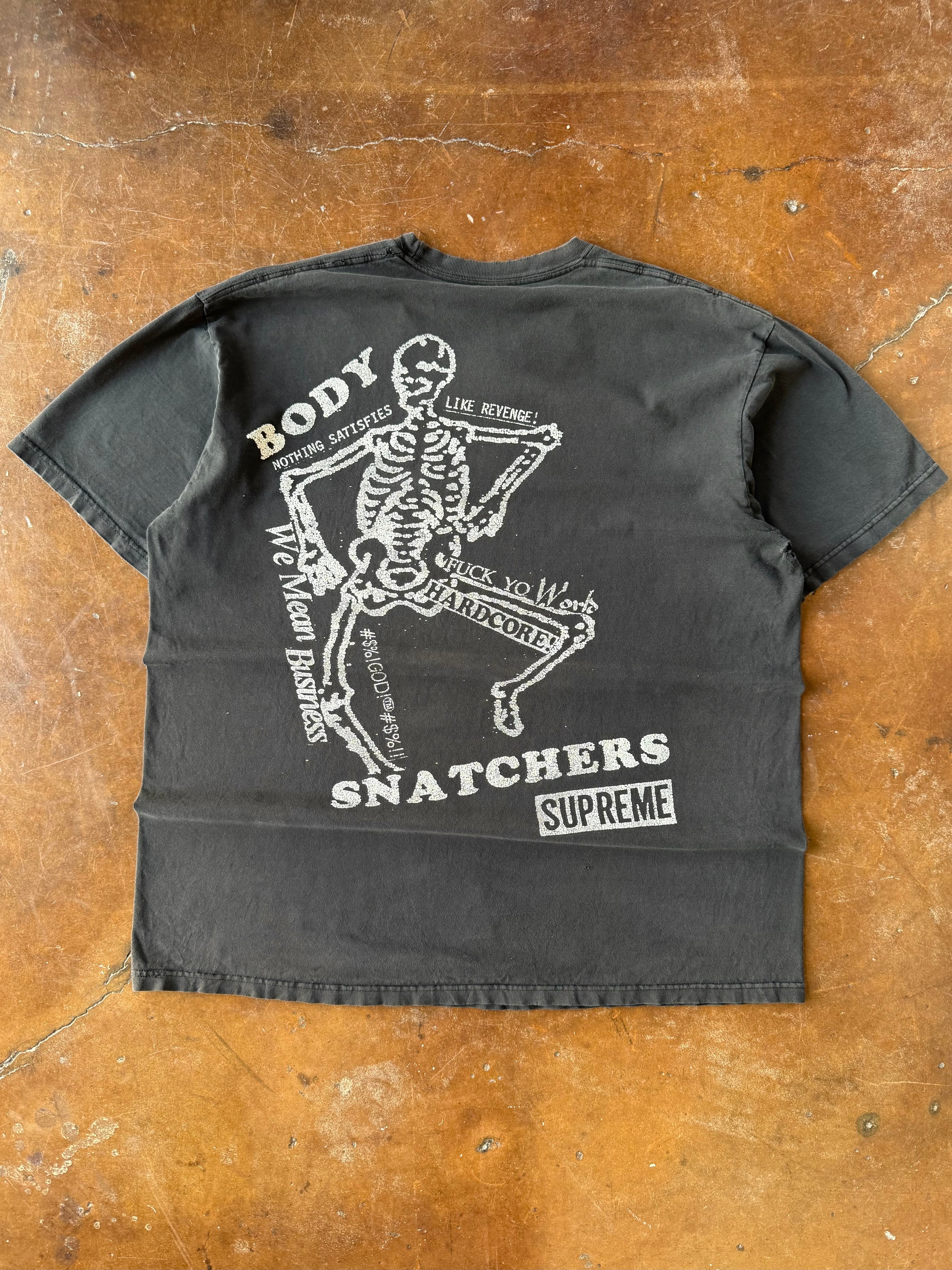 2000s Supreme "body snatchers" skate shirt (XL)
