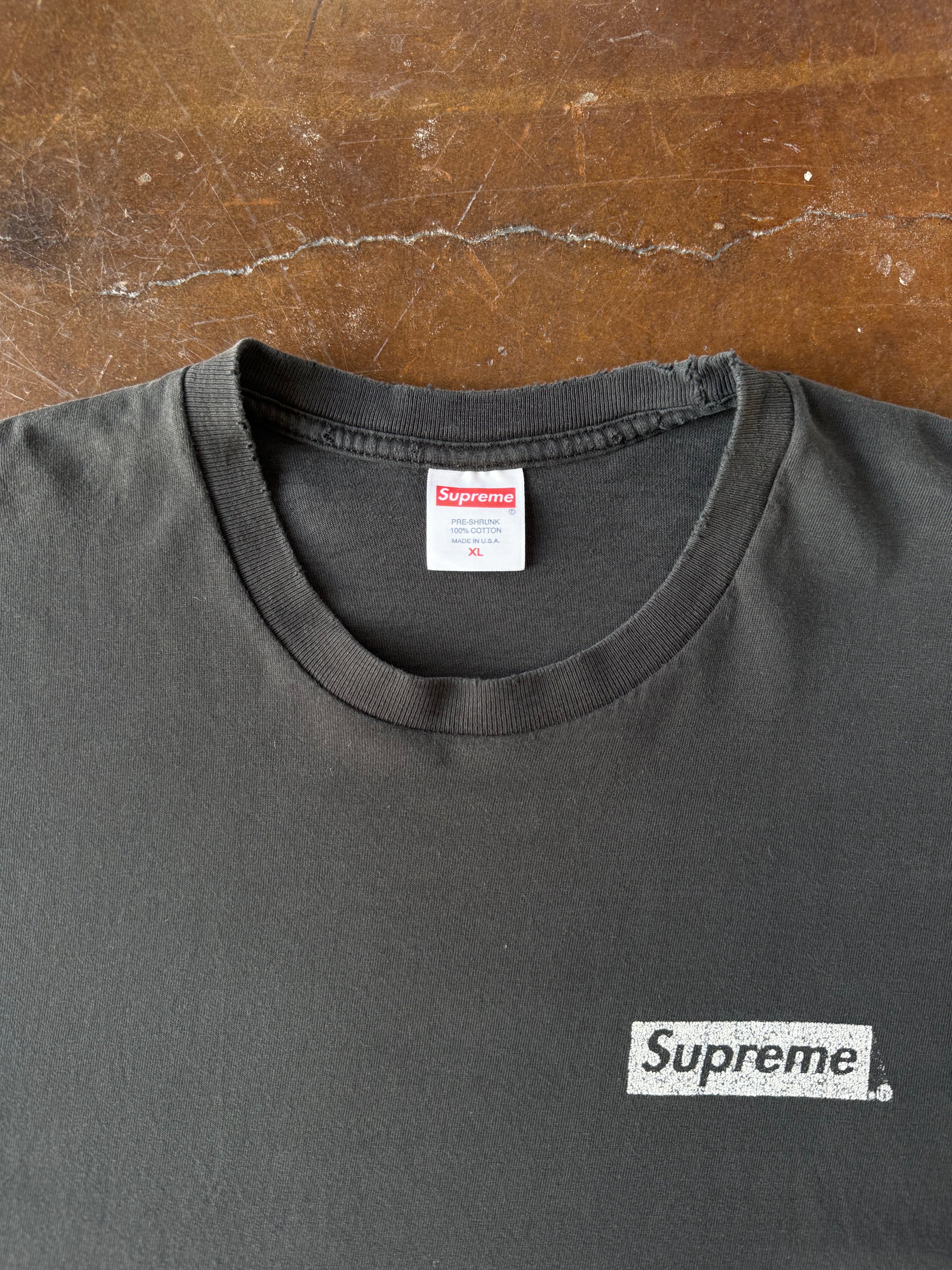 2000s Supreme "body snatchers" skate shirt (XL)