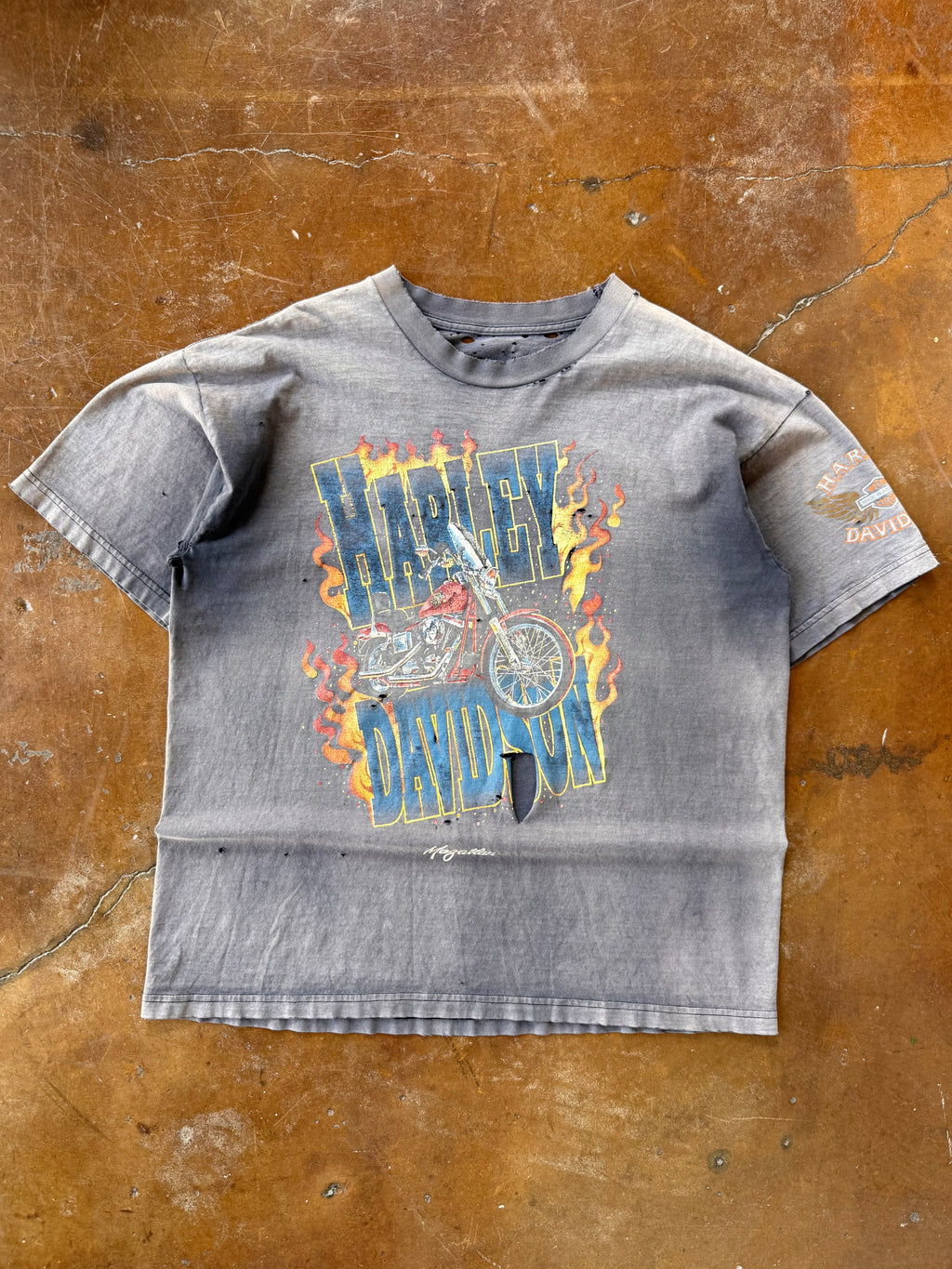 90s faded & distressed Harley Davidson "flame bike" biker shirt (XL)