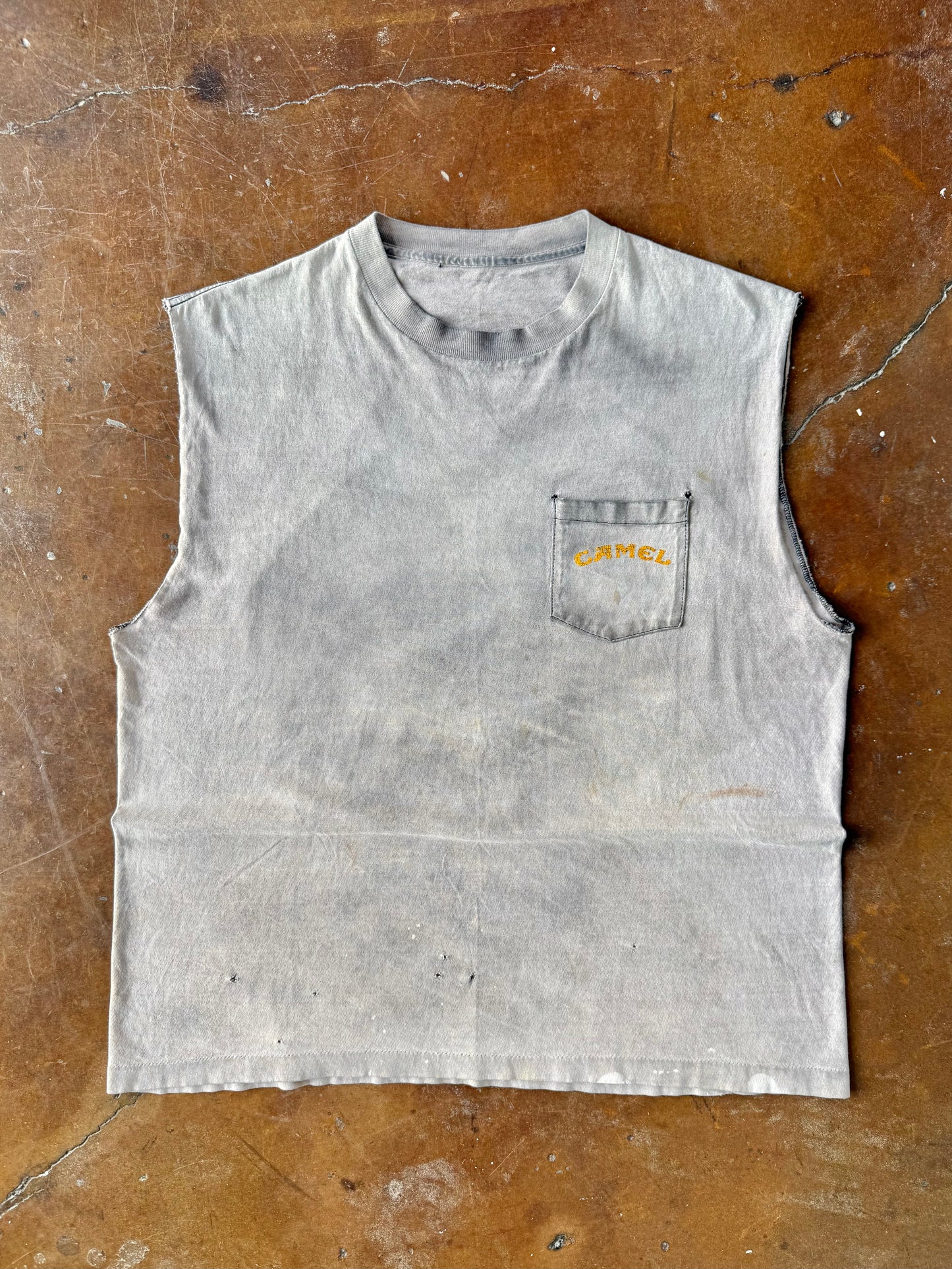 90s deep faded Camel biker "born to be smooth" pocket cut-off shirt (XL)