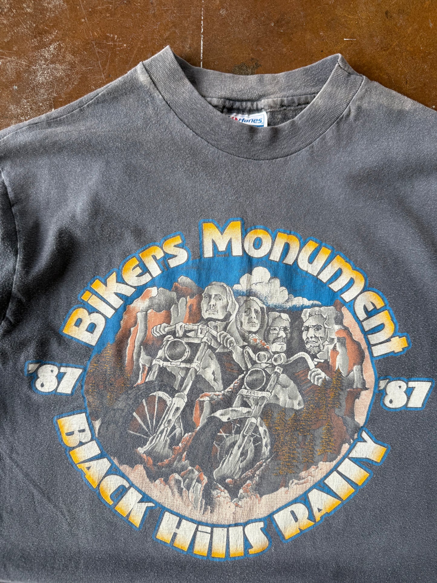 1987 faded Harley Davidson Sturgis "bikers mountain" shirt (LARGE)