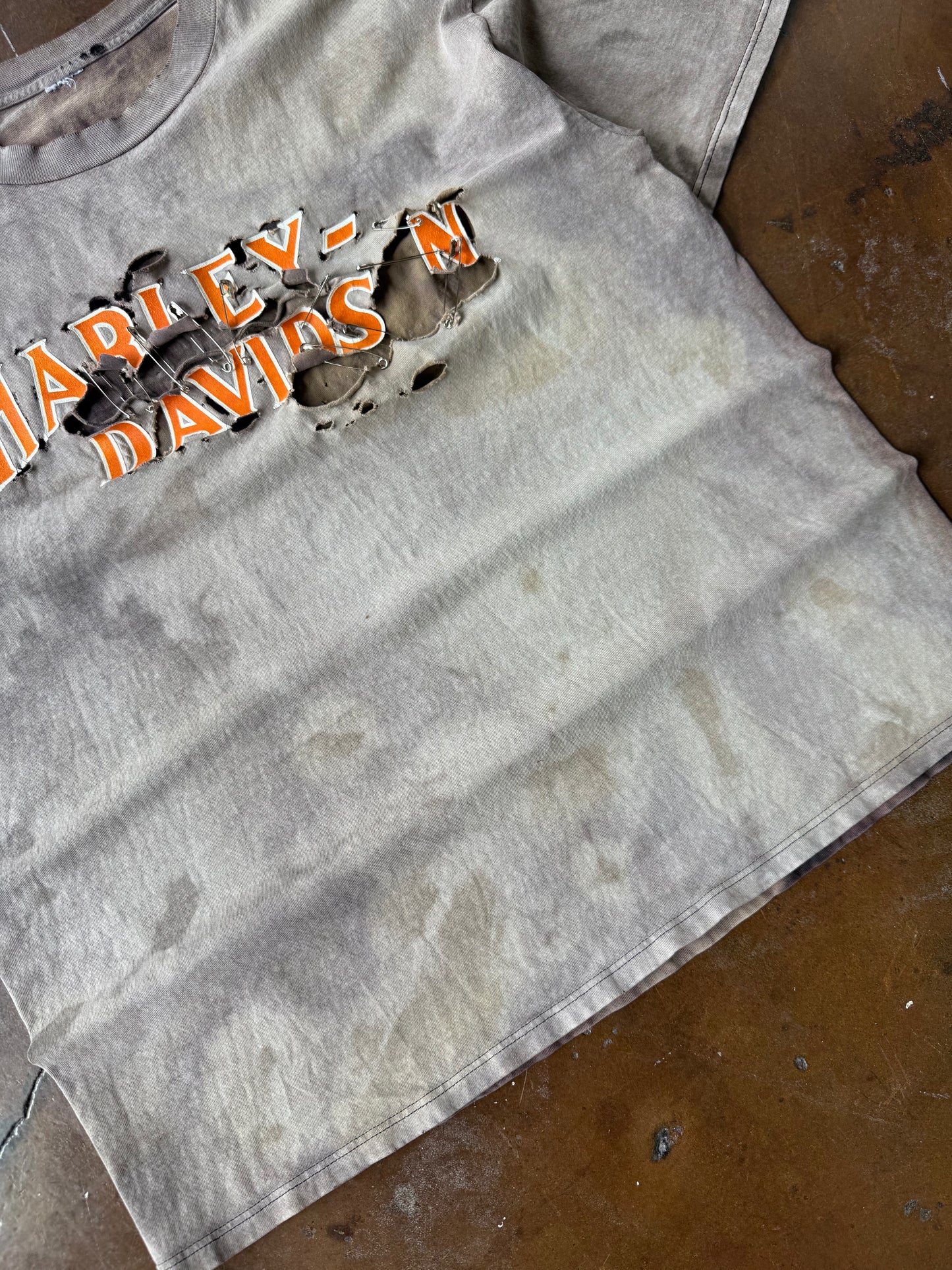 90s heavily faded & distressed Harley Davidson "spellout logo" shirt (XL)