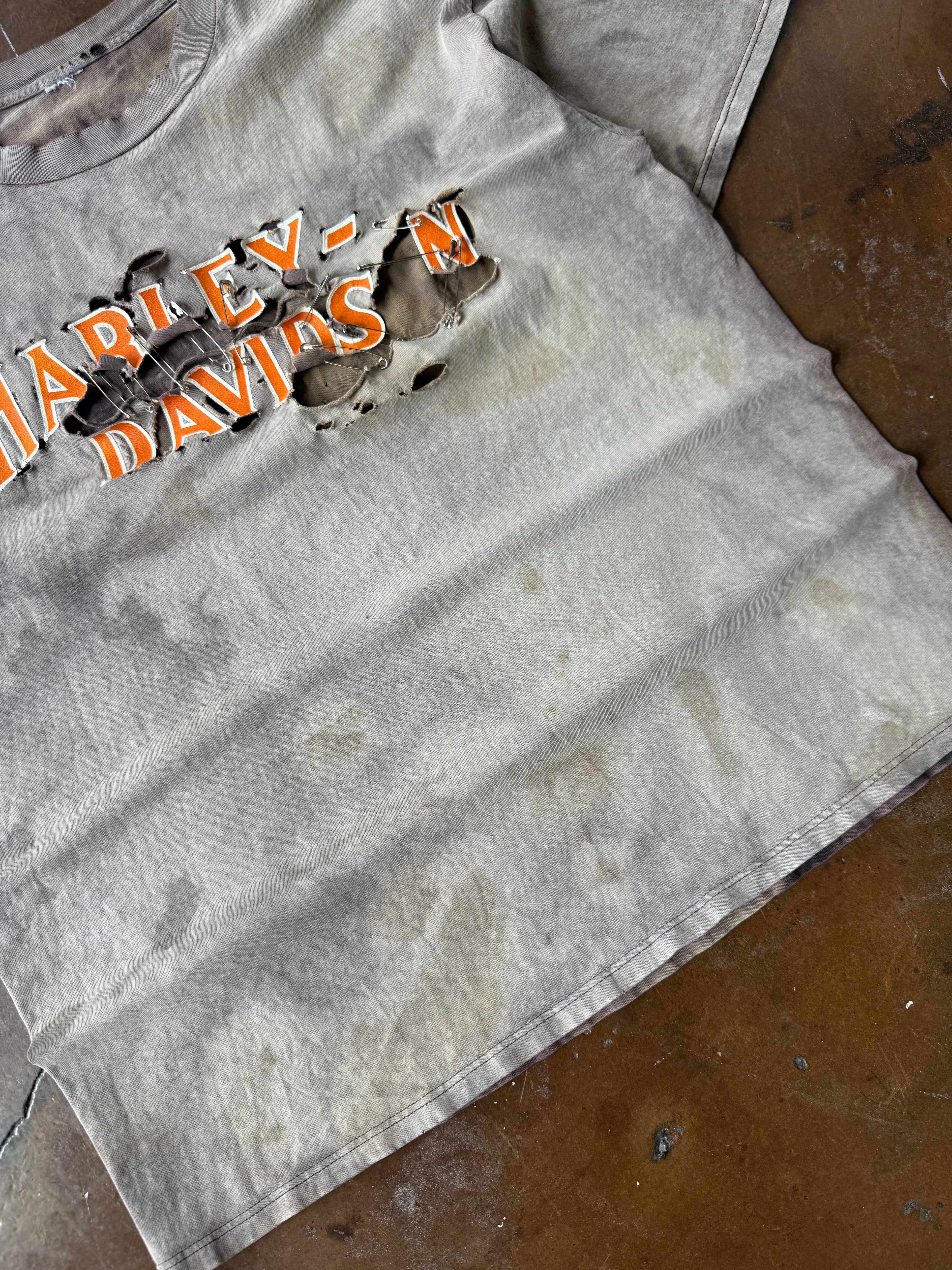 90s heavily faded & distressed Harley Davidson "spellout logo" shirt (XL)