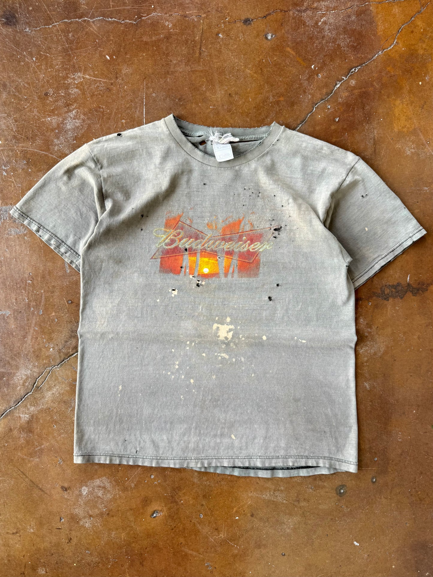 2000s faded & distressed Budweiser logo beer shirt (LARGE)