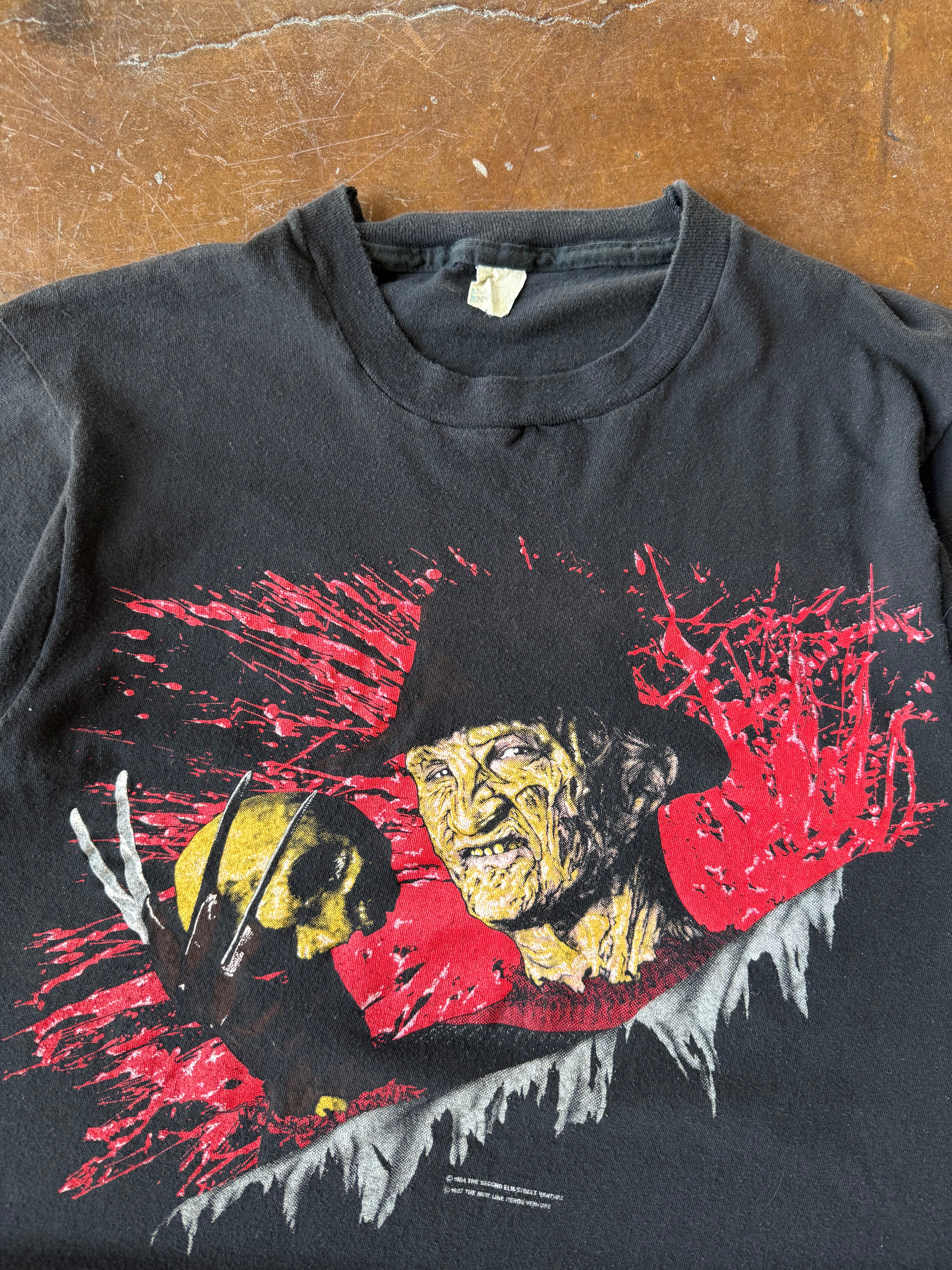 1987 Freddy Krueger "nightmare on elm street 3" movie shirt (LARGE)