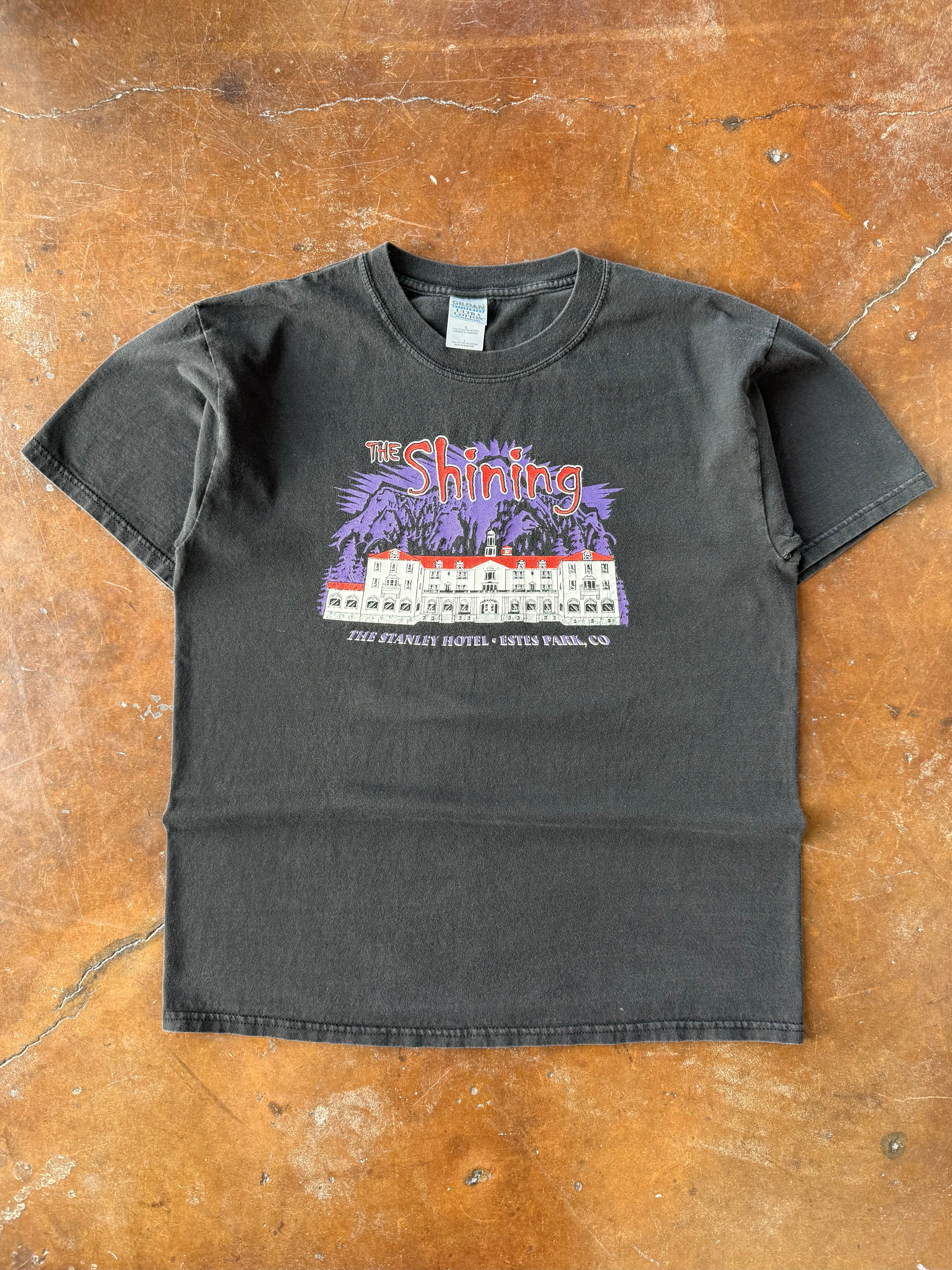 2000s The Shining "stanley hotel" movie shirt (LARGE)