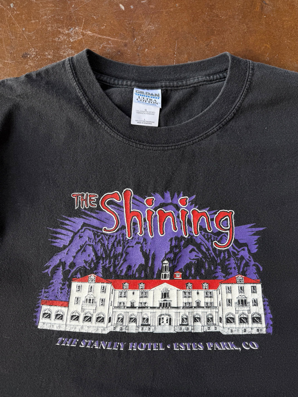 2000s The Shining "stanley hotel" movie shirt (LARGE)