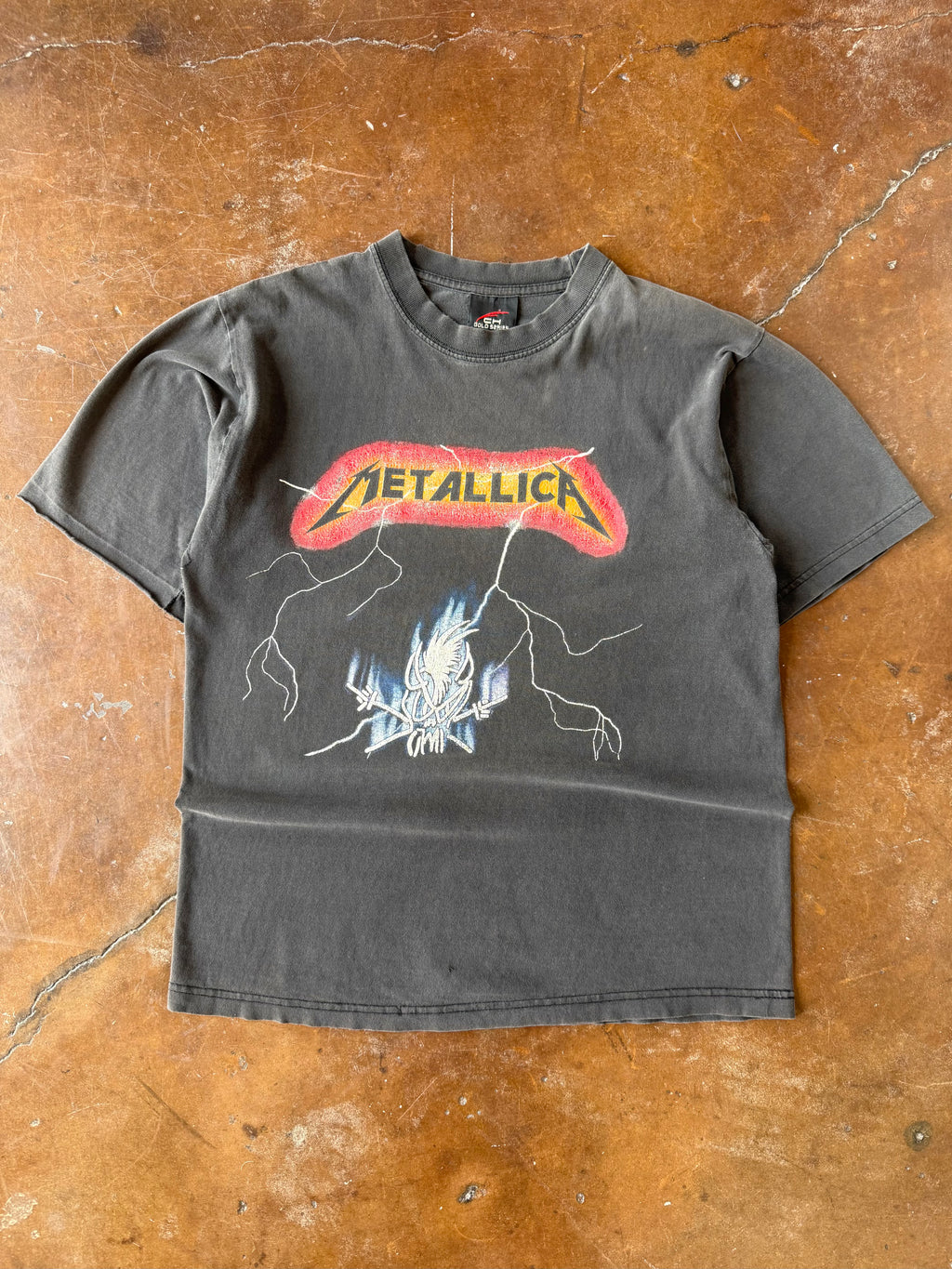 90s Metallica band shirt (MEDIUM)