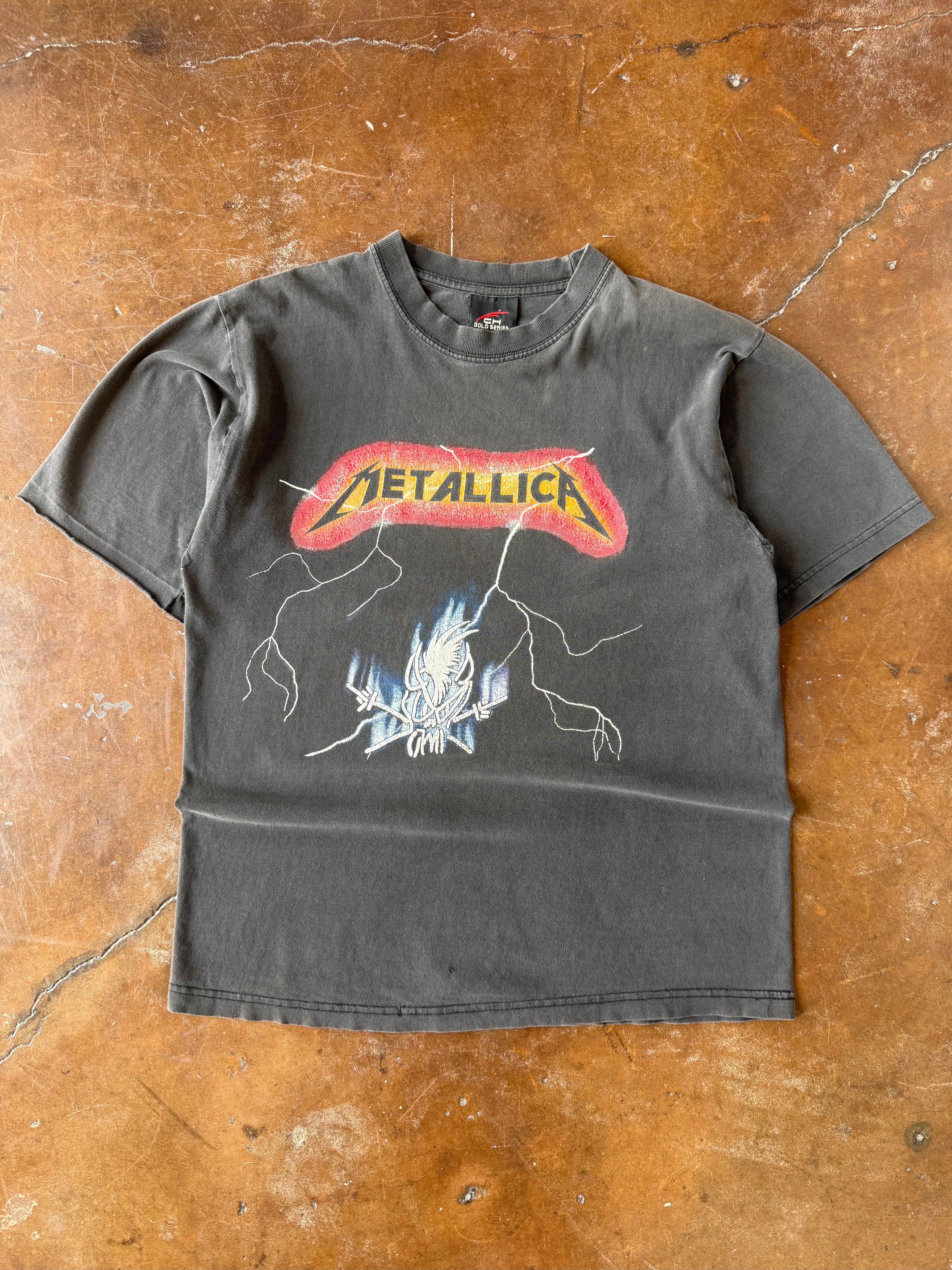 90s Metallica band shirt (MEDIUM)