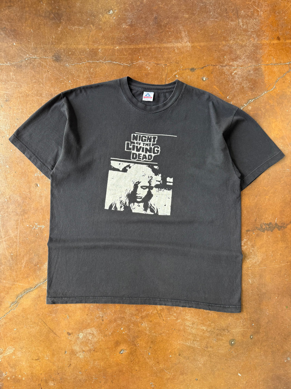 2000s Night of the Living Dead shirt (XL)