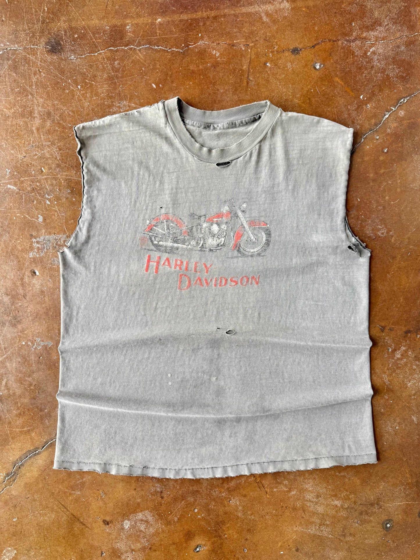 90s faded & lightly distressed Harley Davidson "red bike" cut-off shirt (XL)