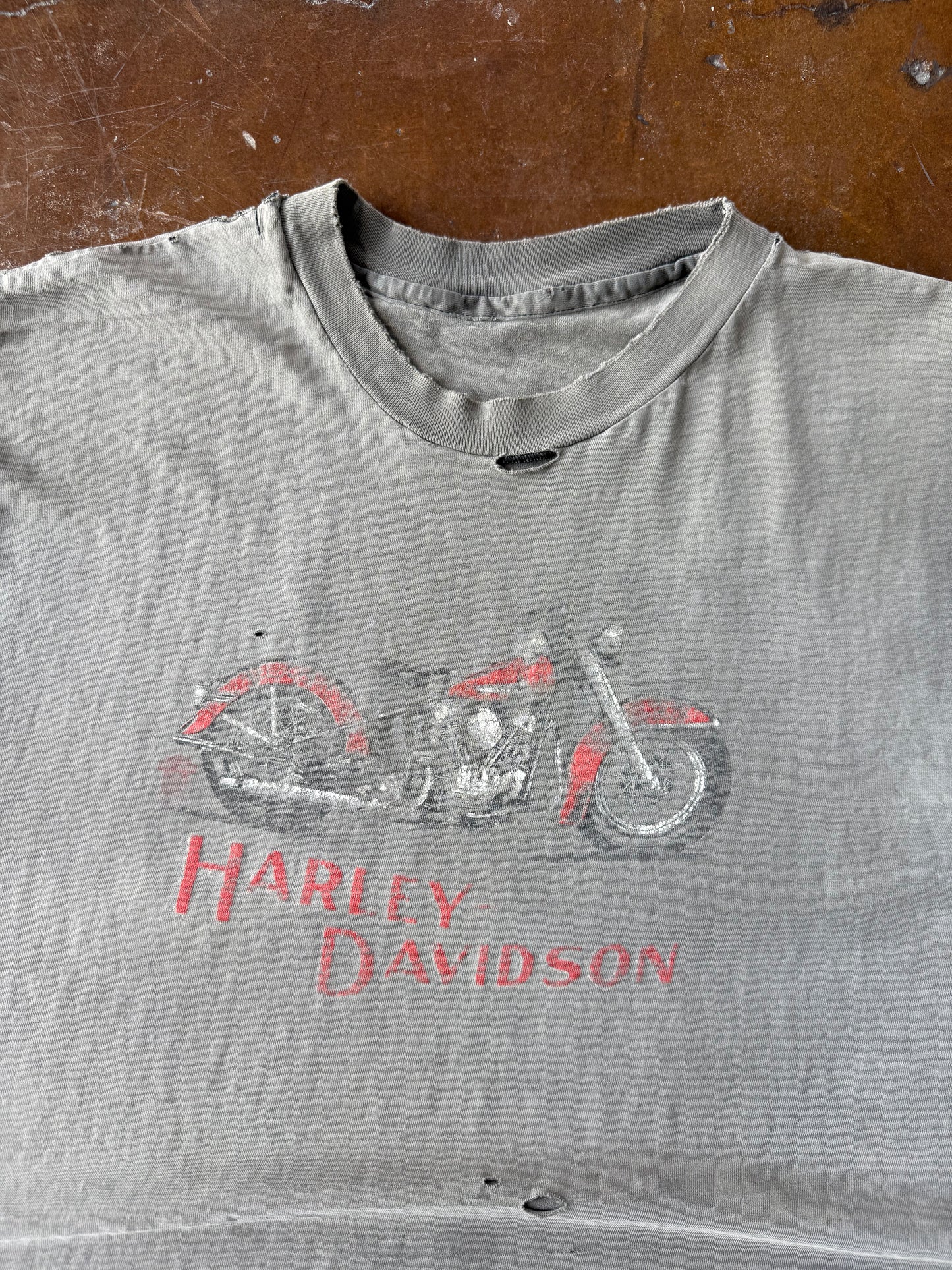 90s faded & lightly distressed Harley Davidson "red bike" cut-off shirt (XL)