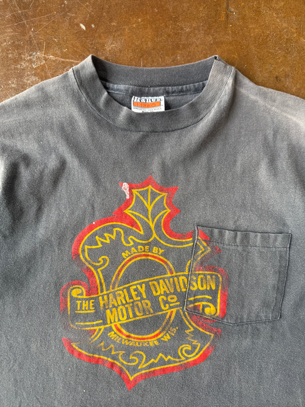 80s faded Harley Davidson "red/gold emblem" biker shirt (MEDIUM)