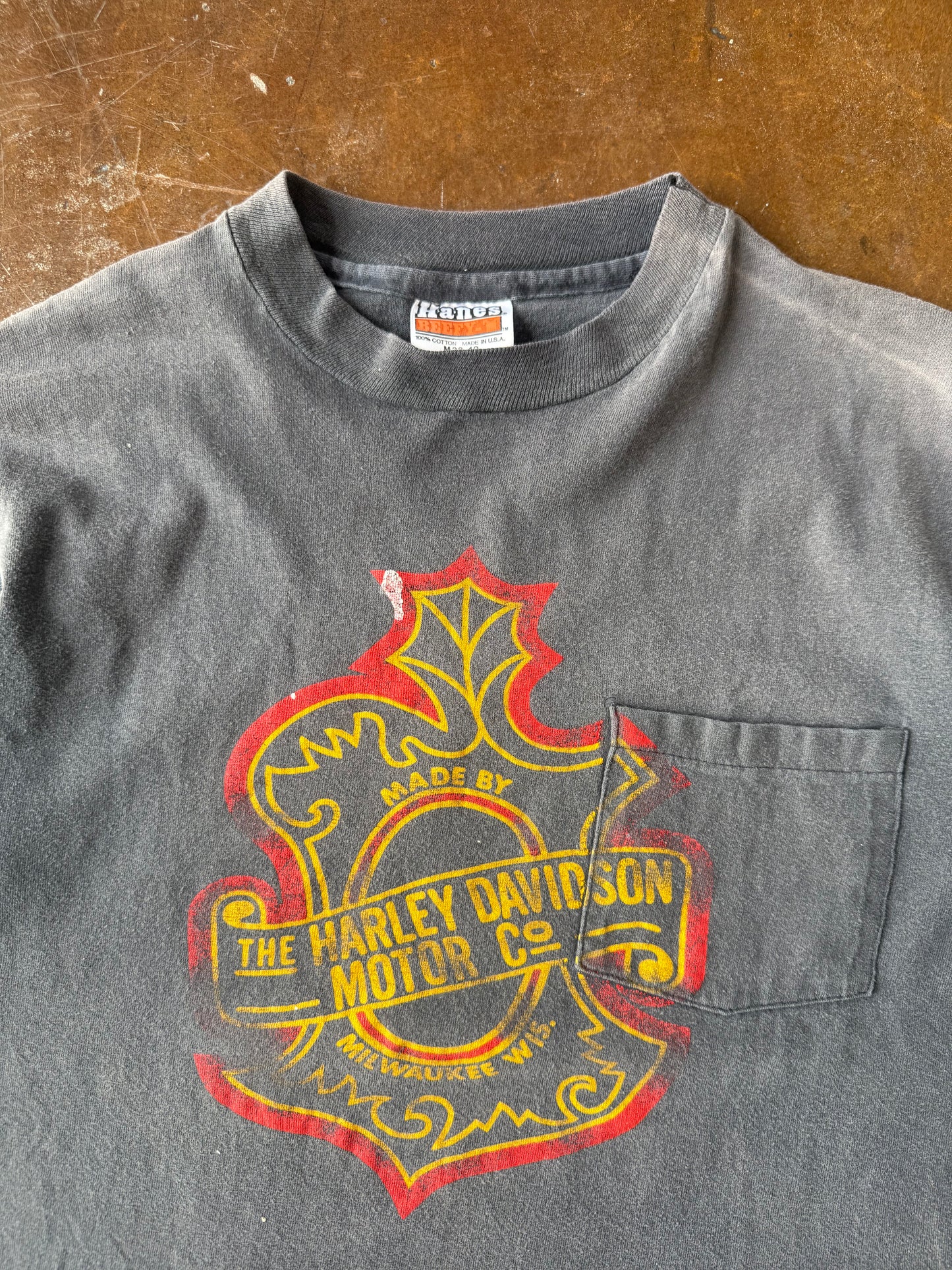 80s faded Harley Davidson "red/gold emblem" biker shirt (MEDIUM)