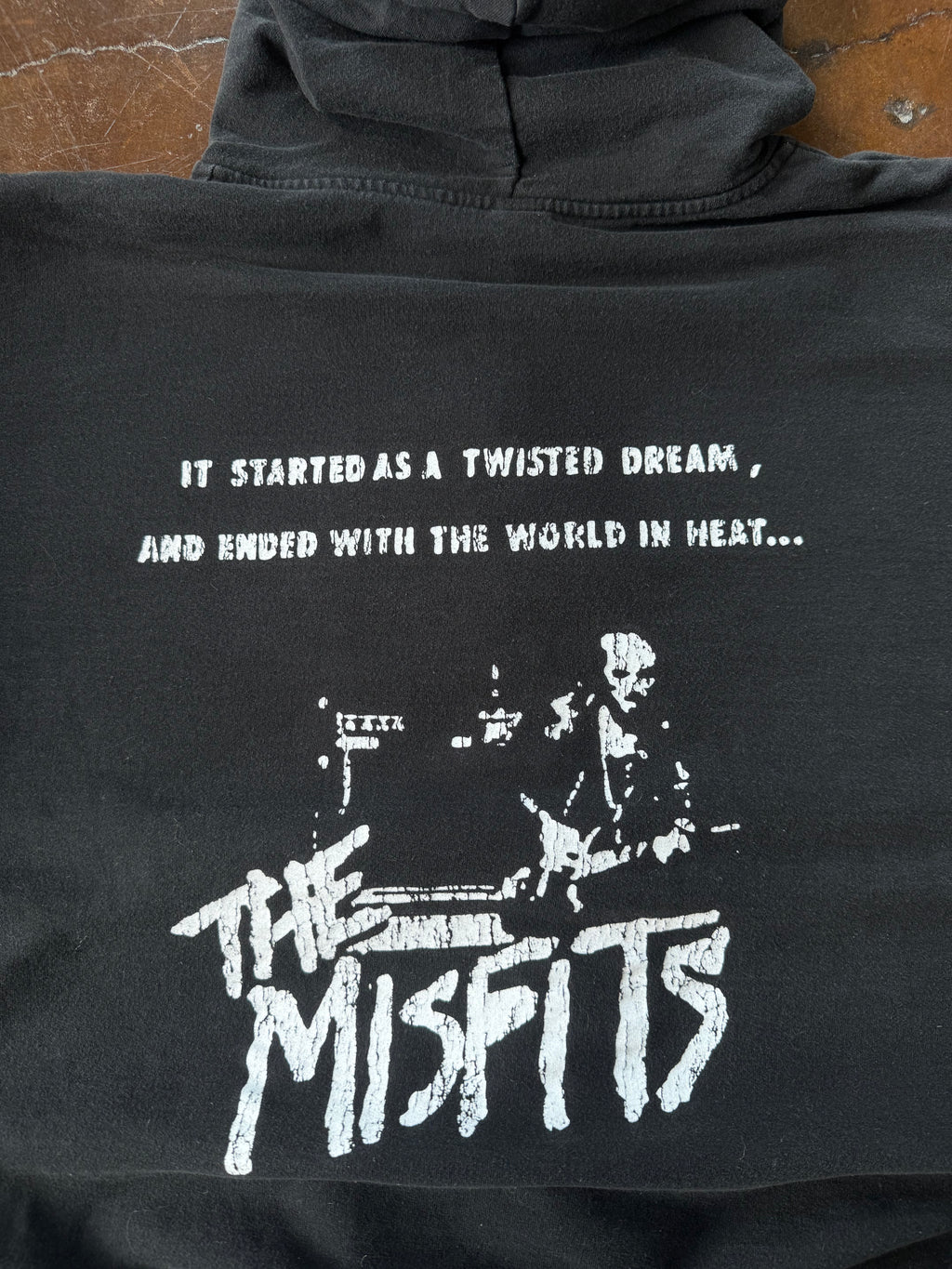 2000s Misfits "twisted dream" zip-up hoodie (LARGE)