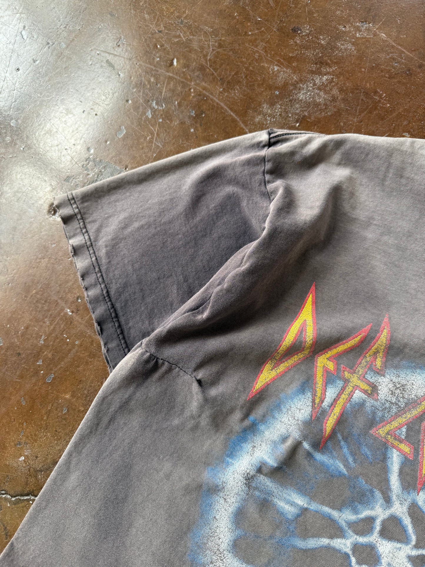 1993 faded Def Leppard "adrenalize" band shirt (XL)