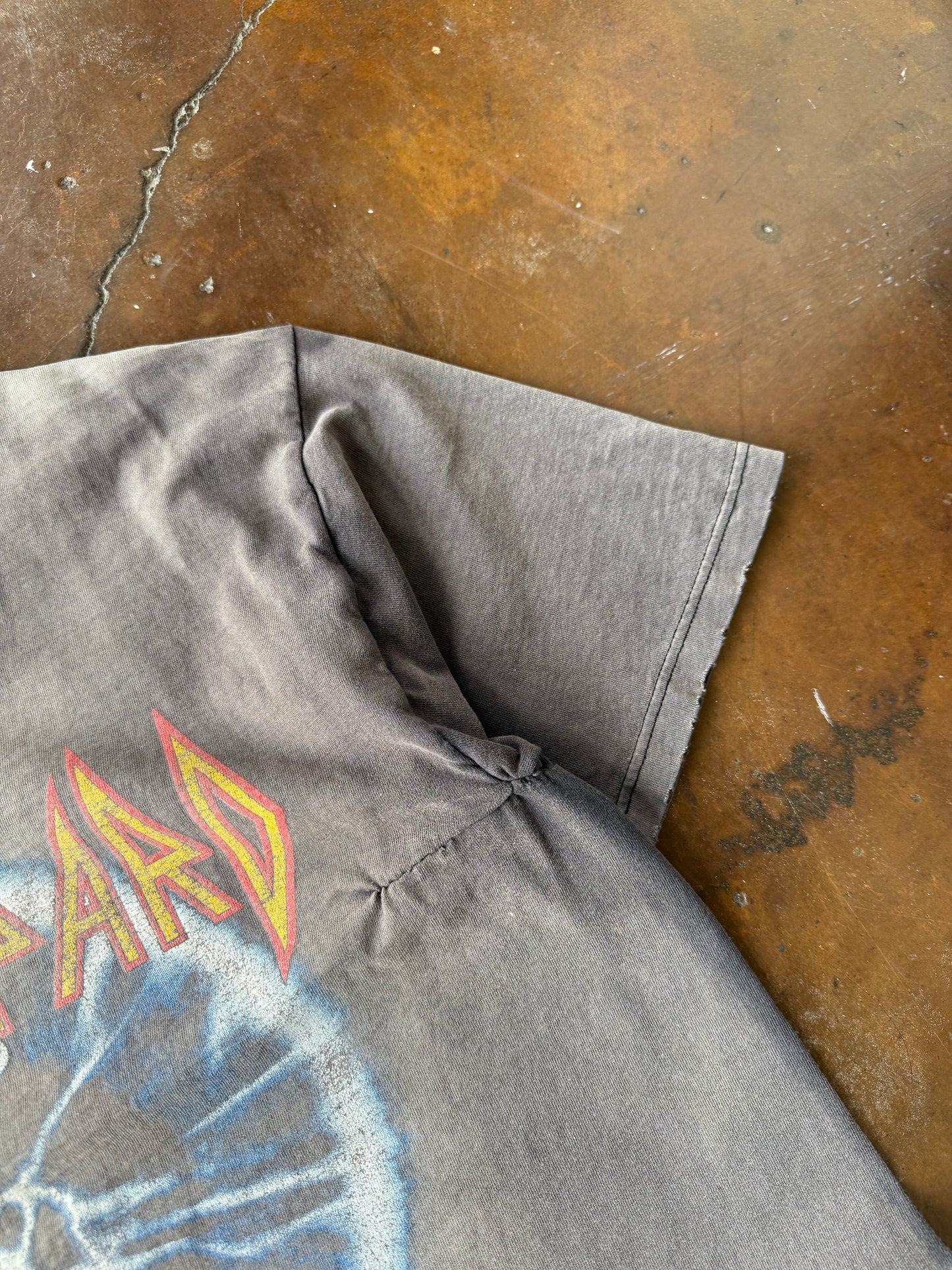 1993 faded Def Leppard "adrenalize" band shirt (XL)